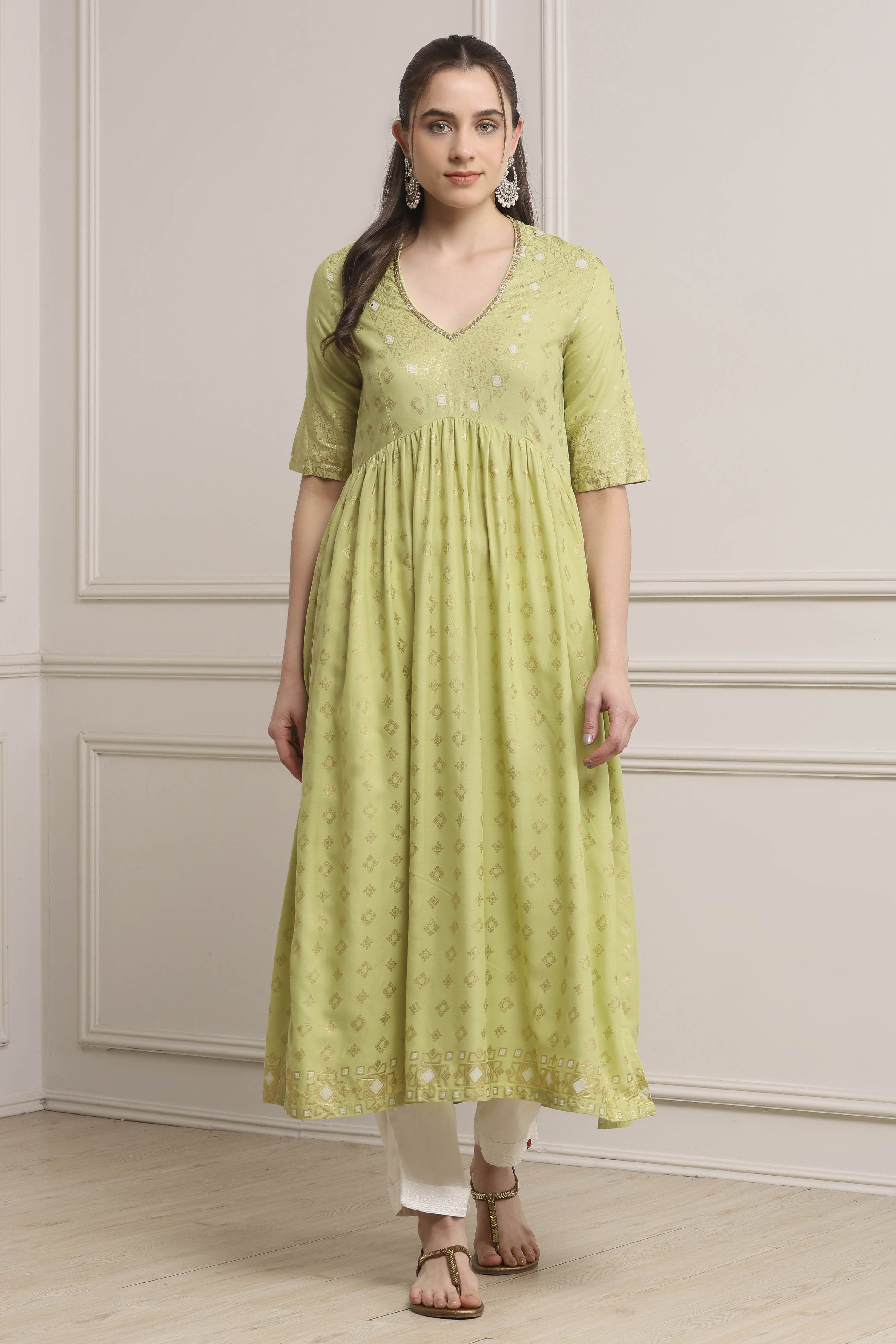 Green Viscose Rayon Flared Kurta Pants Set image number 0