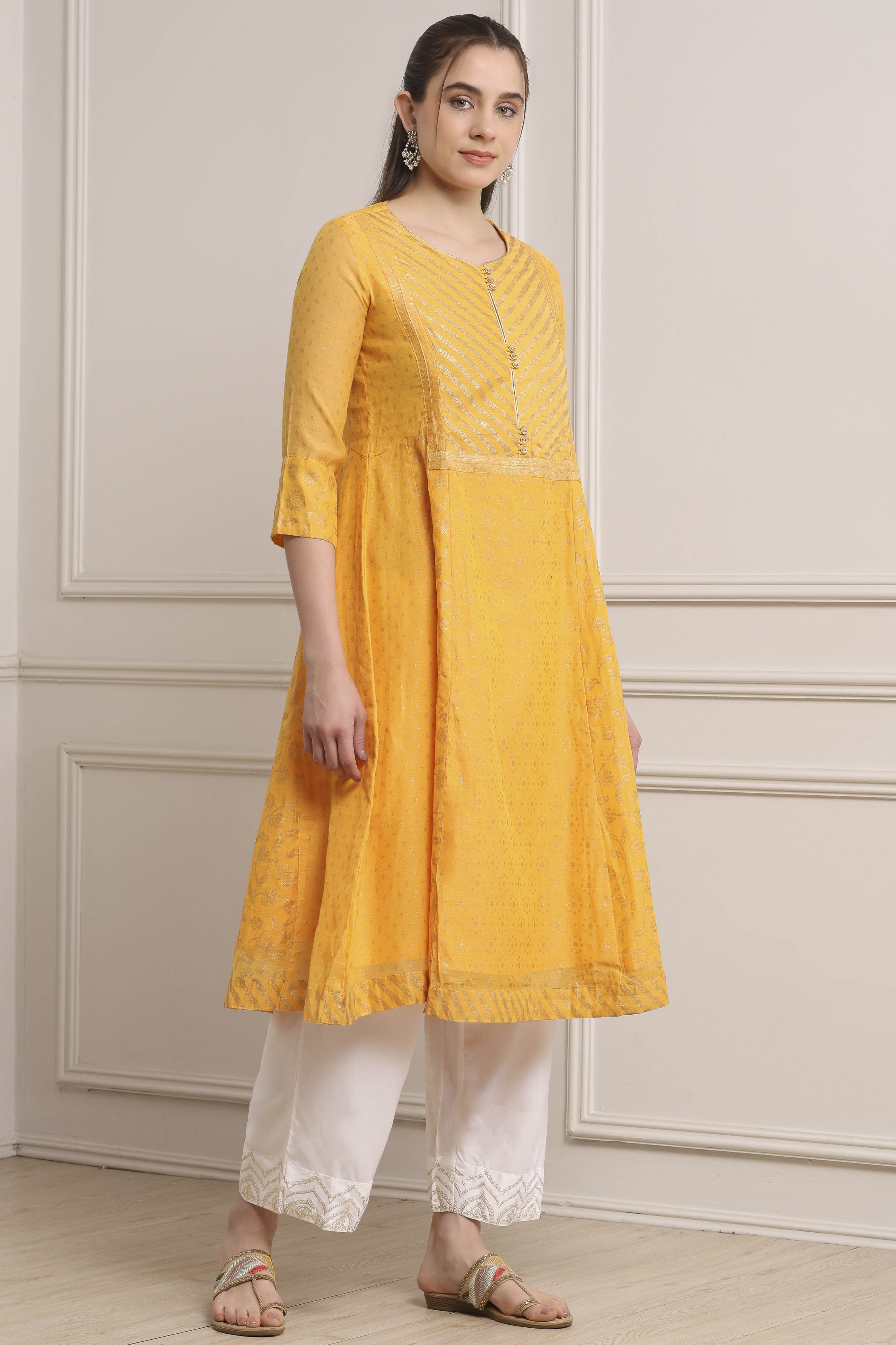 Yellow Polyester Flared Kurta Pants Set image number 5