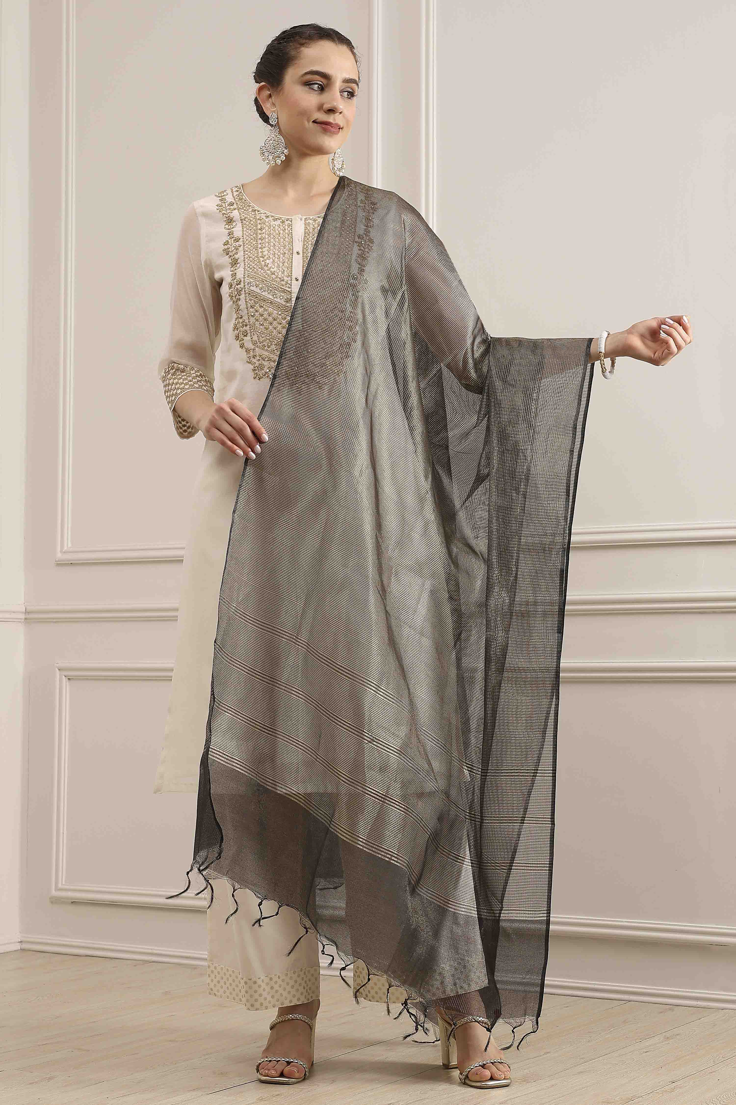 Black Polyester Yarndyed Dupatta image number 1