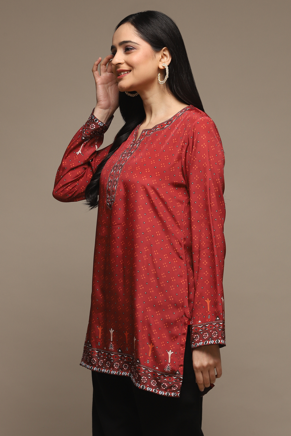 Red Cotton Blend Printed Kurti image number 2