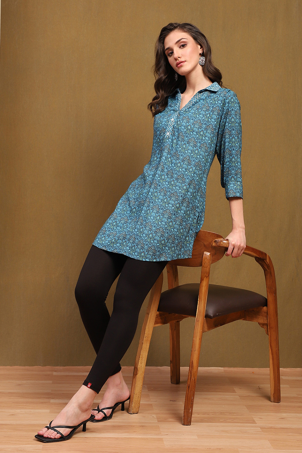 Blue Floral Printed Straight Kurti image number 0