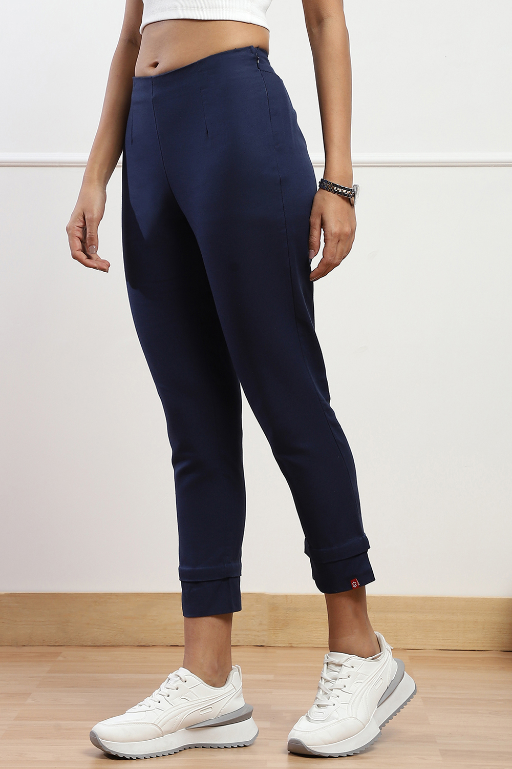 Towny Port Cotton Blend Narrow Pants image number 2