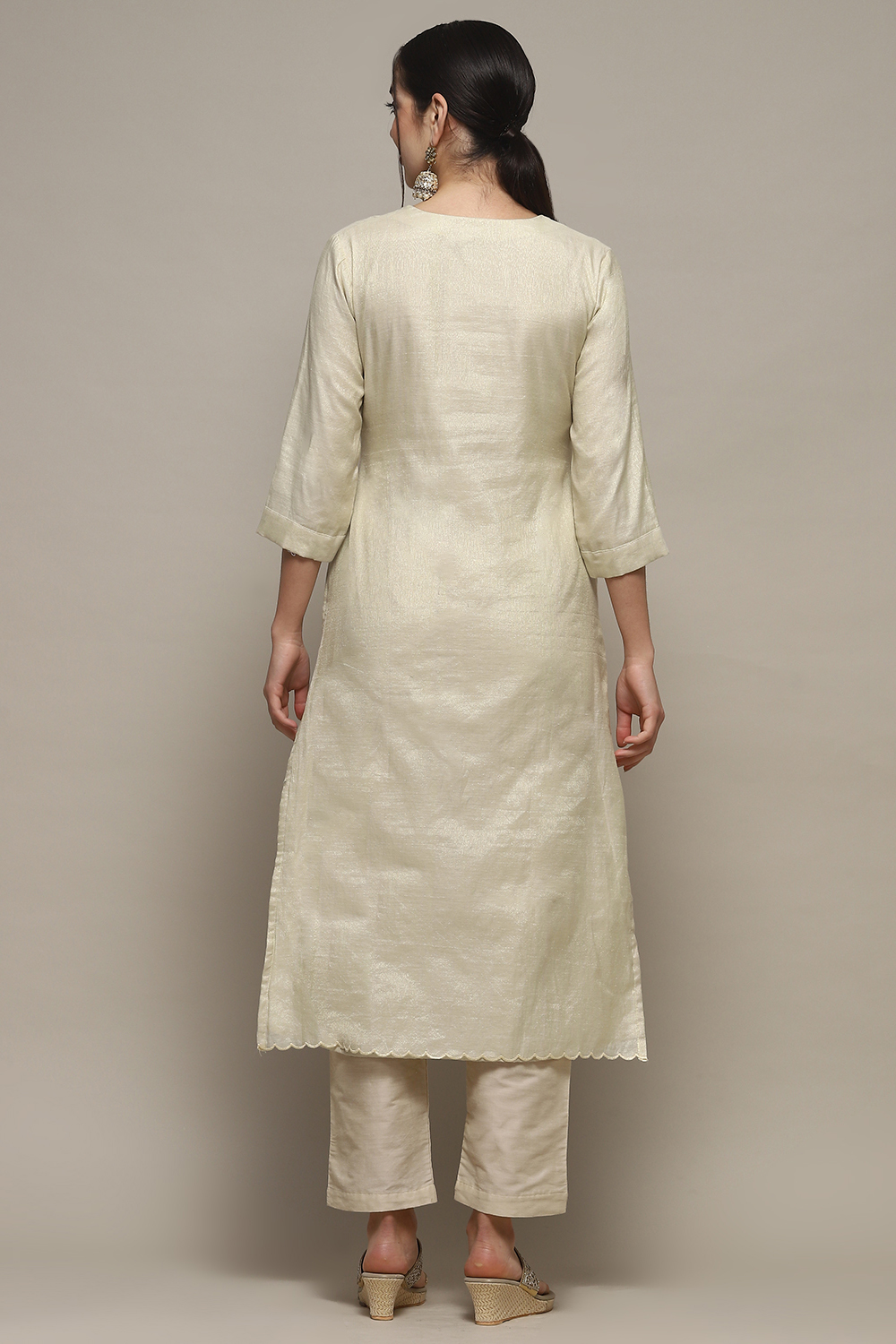 Off White Tissue Unstitched Suit set image number 6