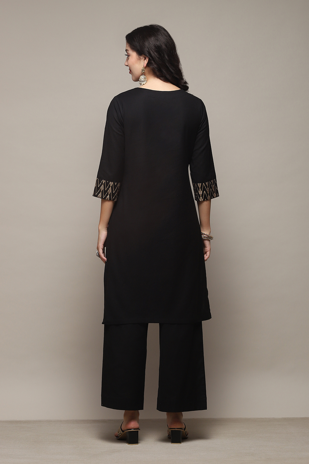 Black Cotton Blend Relaxed Kurta Palazzo Suit Set image number 4
