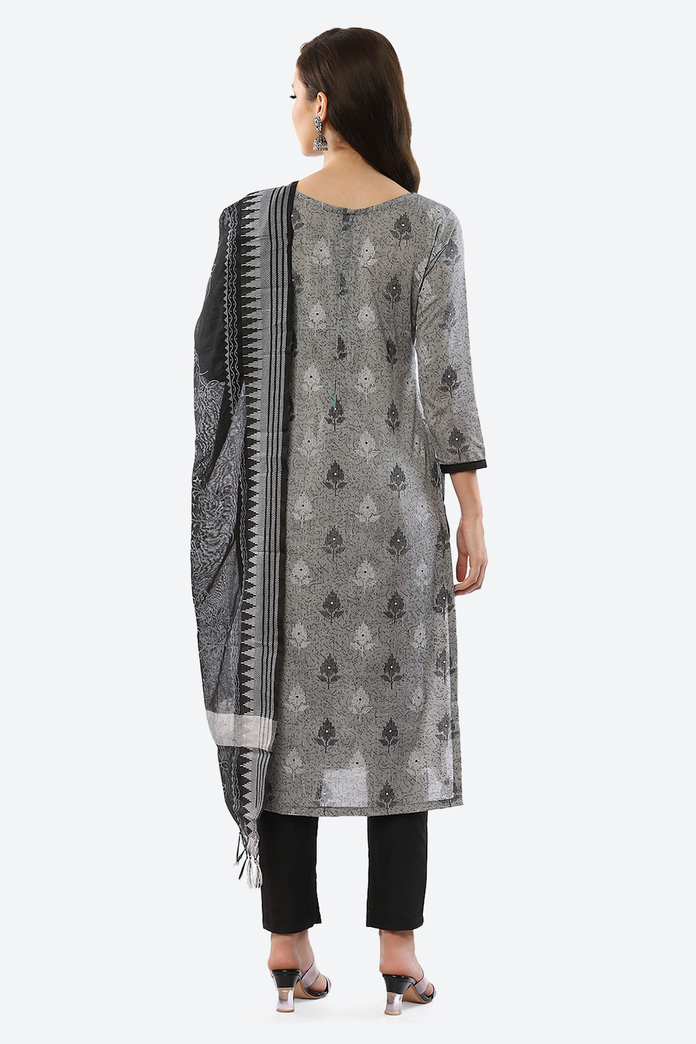 Grey Cotton Unstitched Suit Set image number 4
