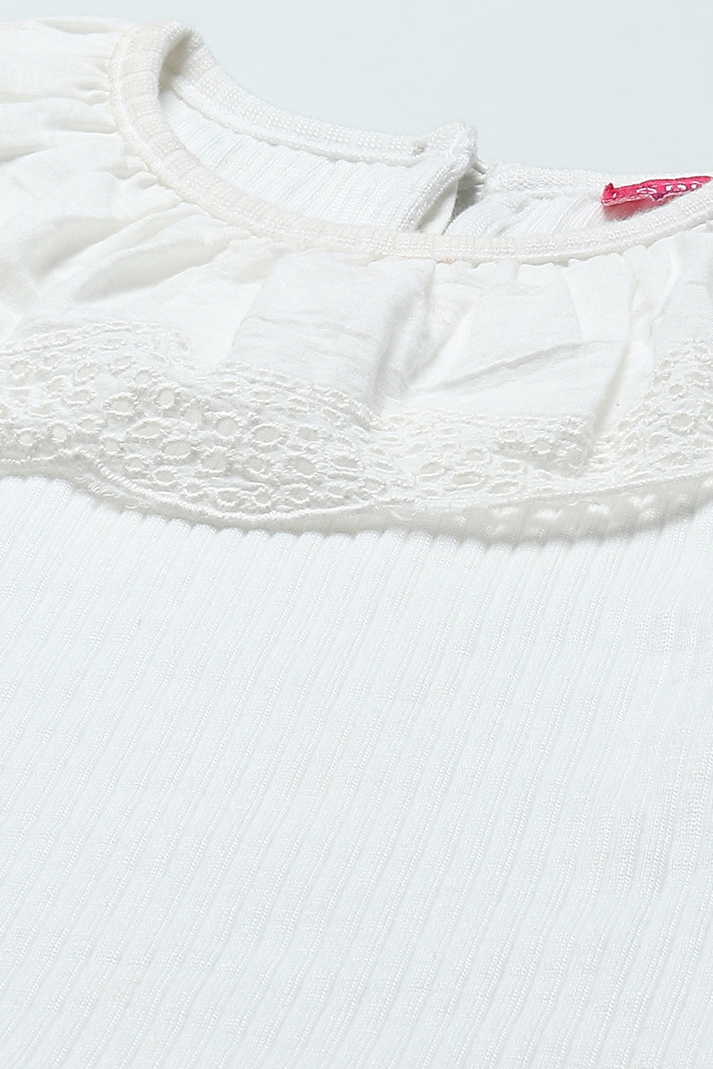 Pink Sleeveless Top With Schiffli Lace Detail image number 1