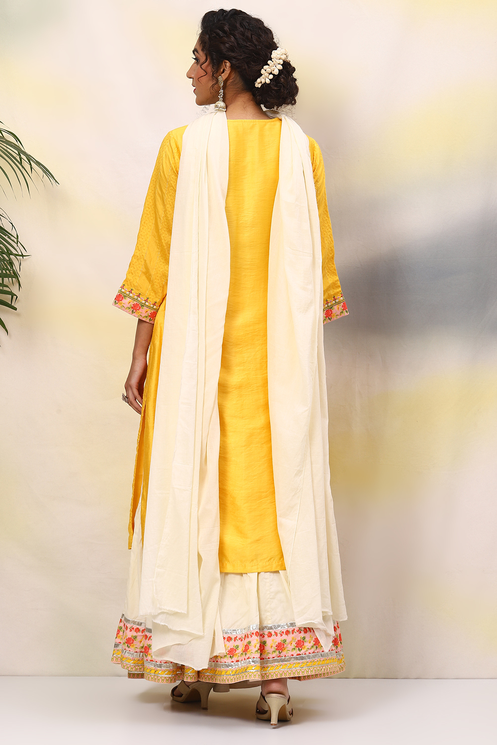 Yellow Viscose Straight Kurta Skirt Suit Set image number 4