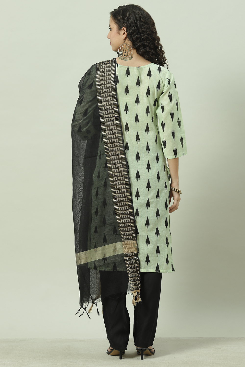 Green Cotton Unstitched Suit Set image number 4