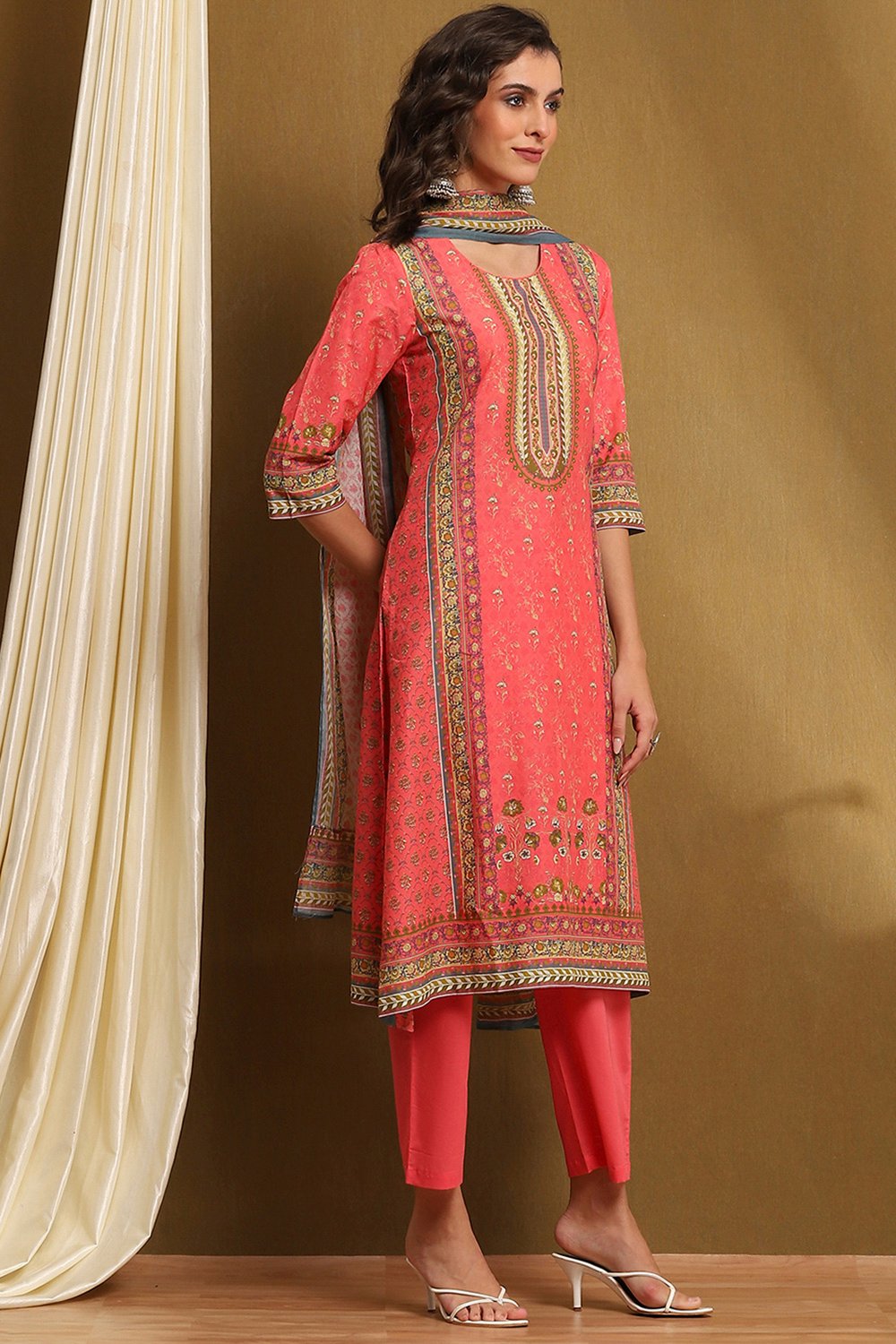 Moss Green Cotton Floral Printed Straight Suit Set image number 5