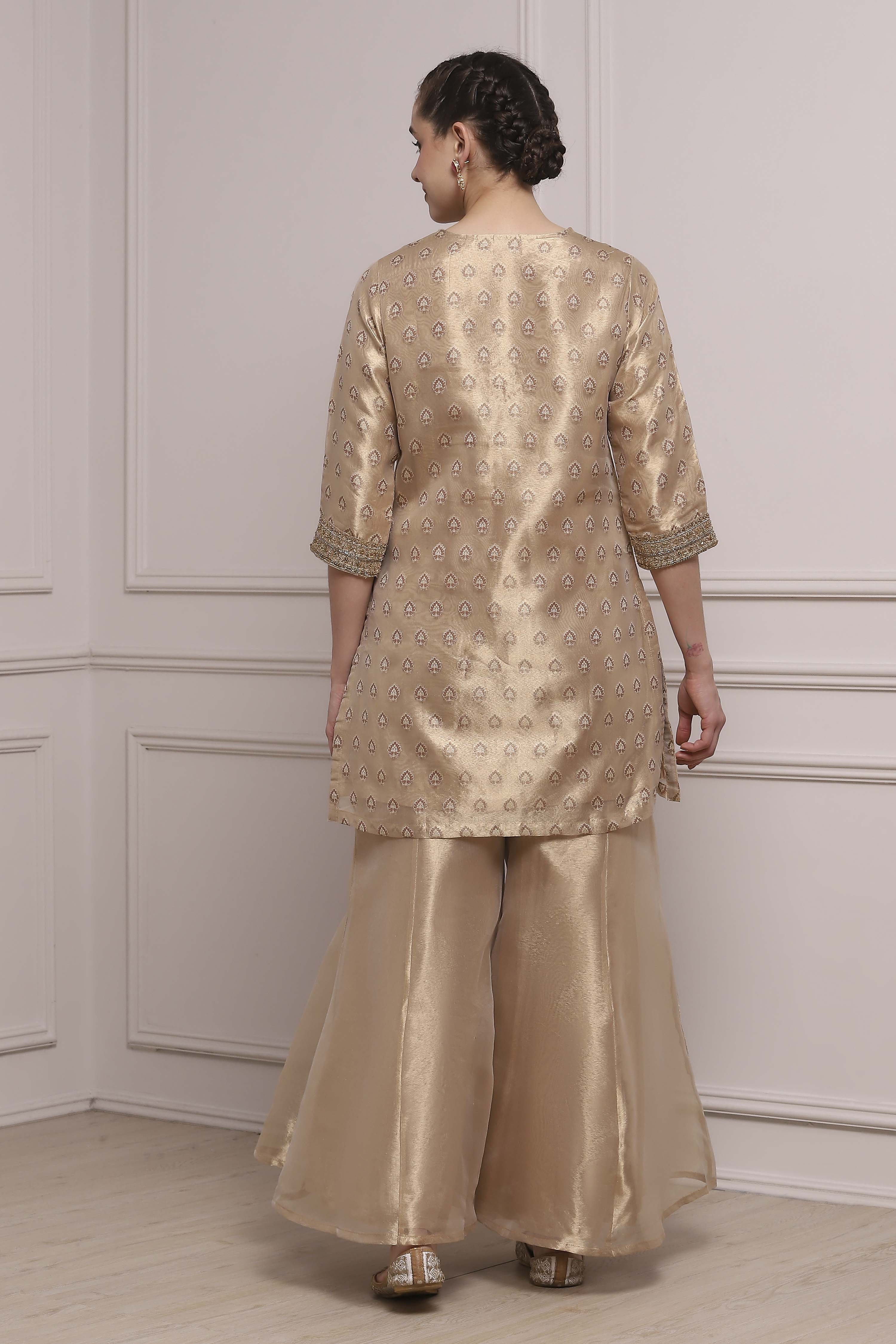 Gold-Toned Banarasi Tissue Printed Sharara Suit Set image number 4