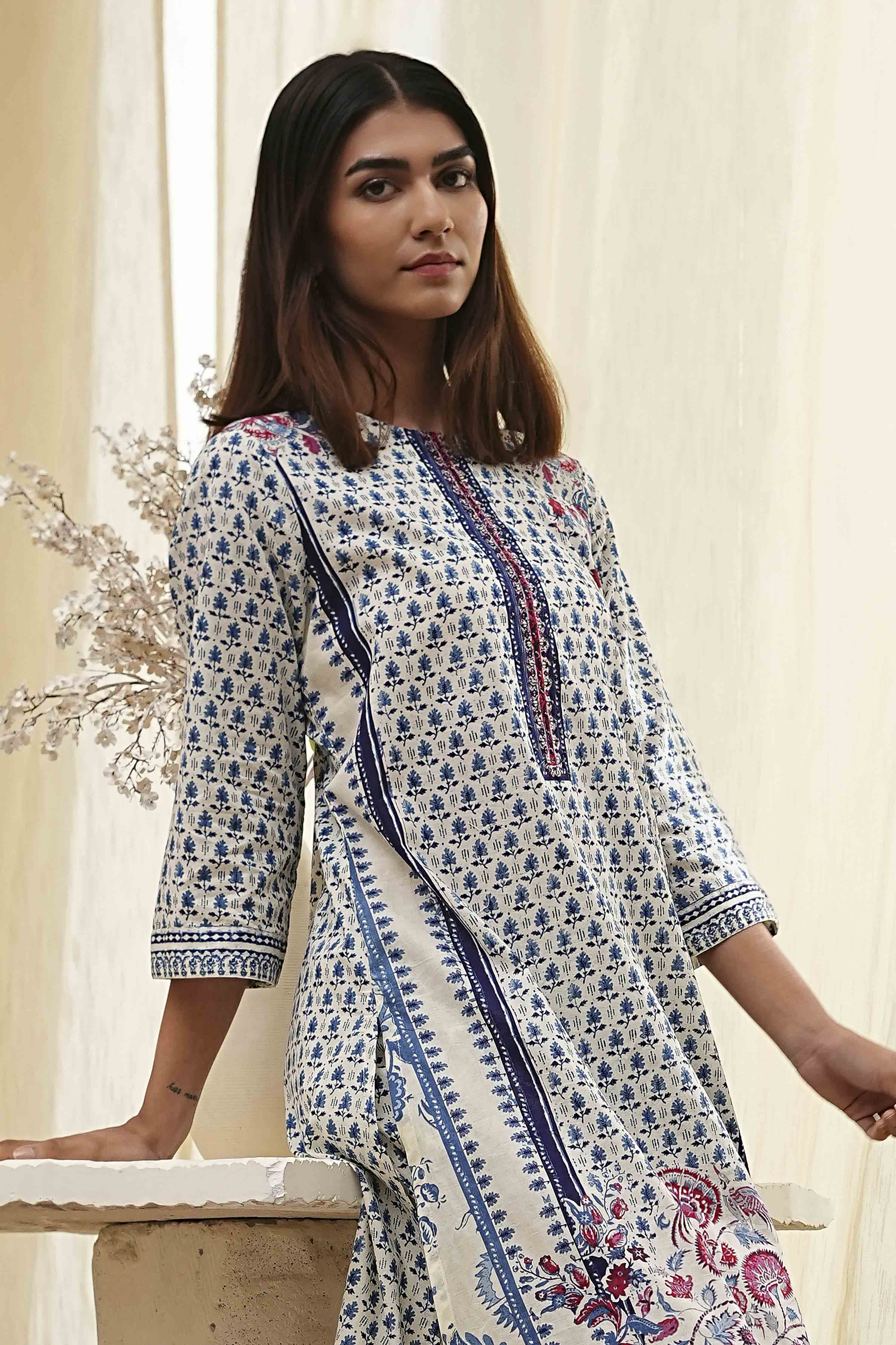 Off-White Cotton Printed Straight Suit Set image number 7