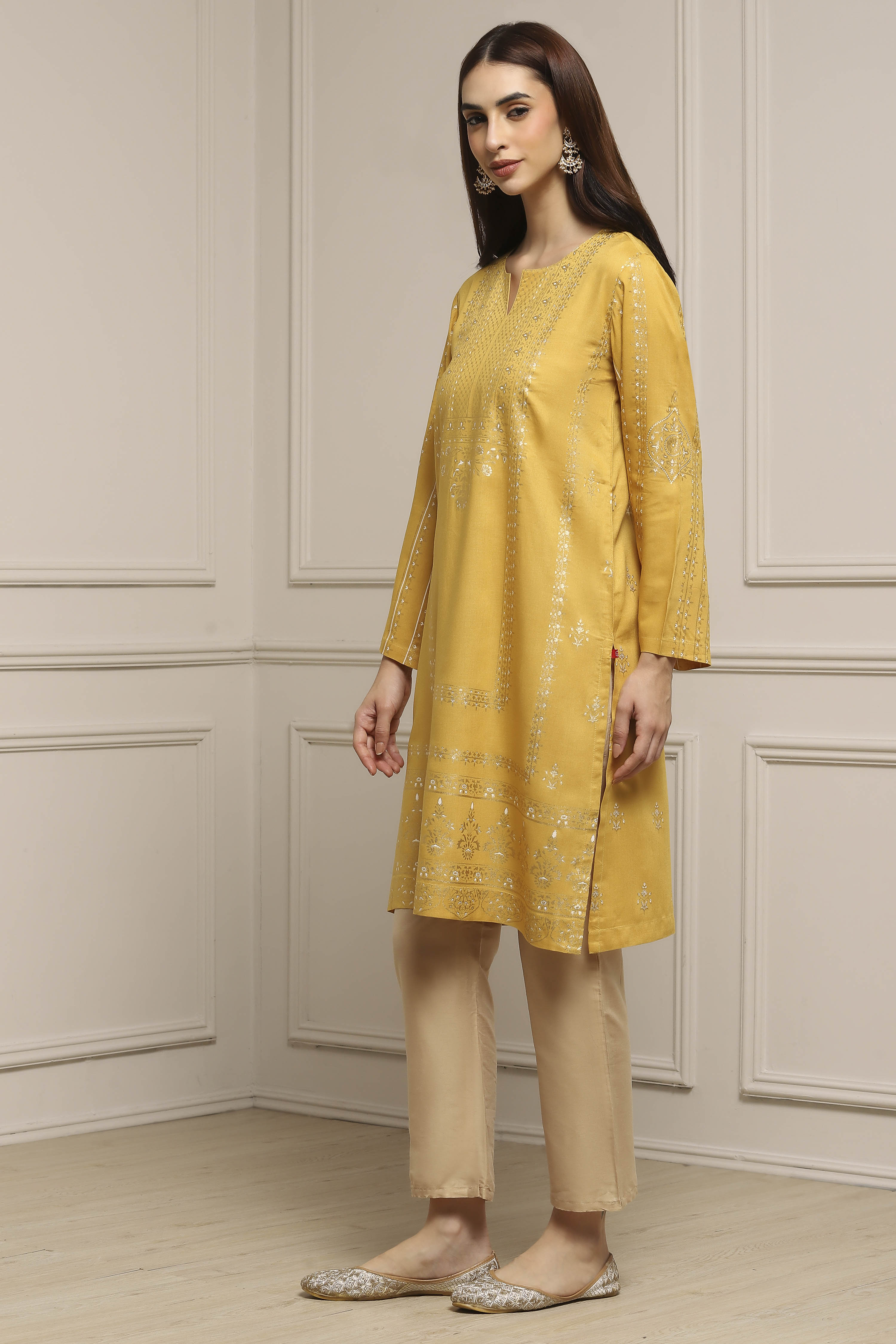 Yellow Rayon Straight Printed Kurta image number 2