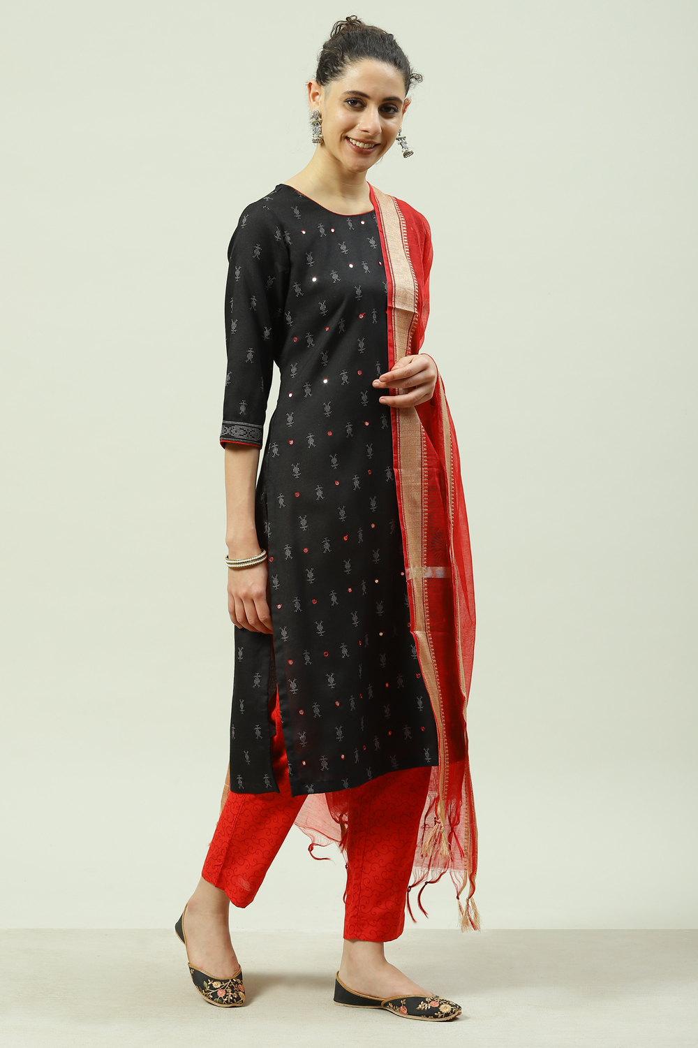 Black Cotton Screen Print Unstitched Suit Set image number 6