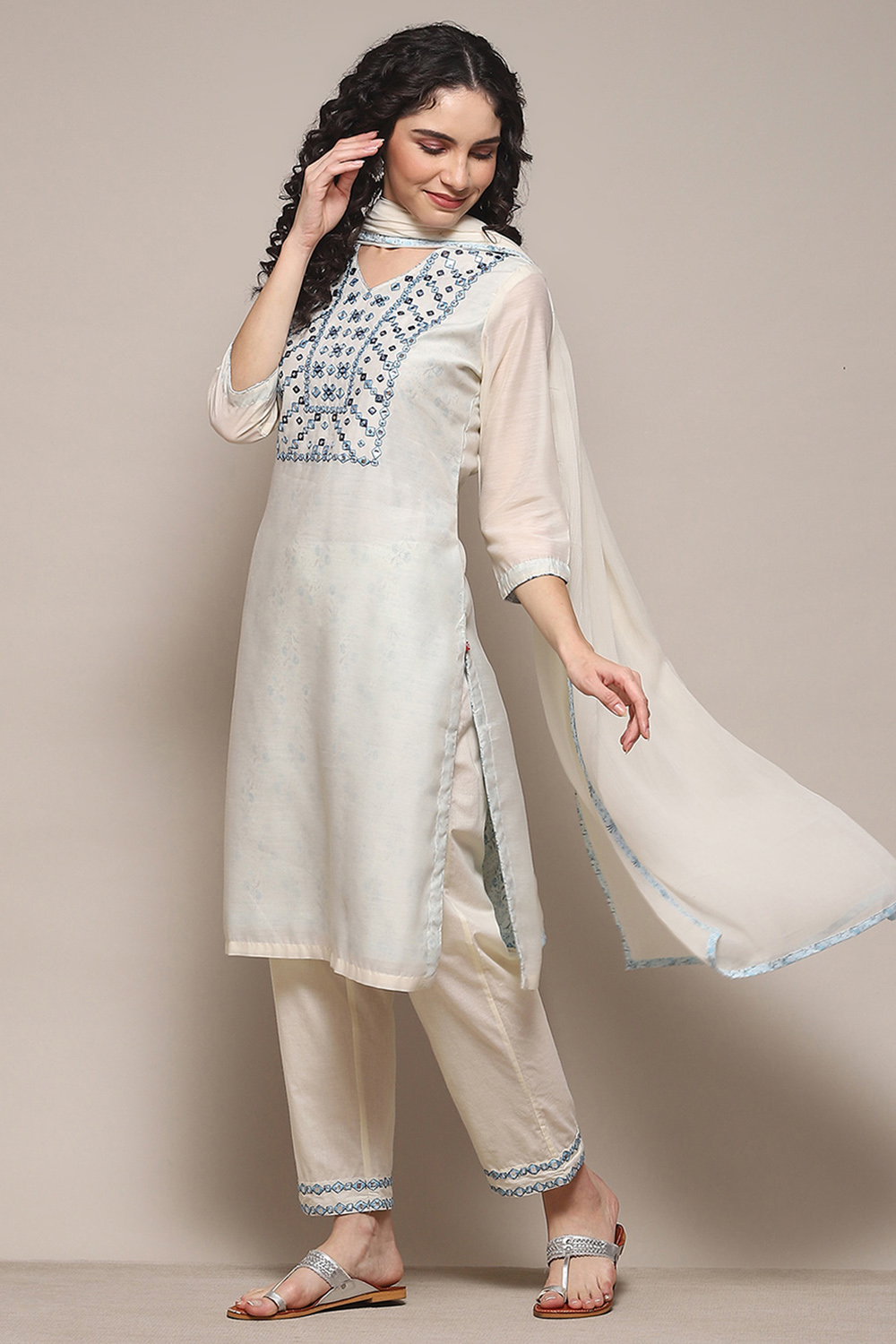 Powder Blue Cambric Narrow Kurta Pant Suit Set image number 4