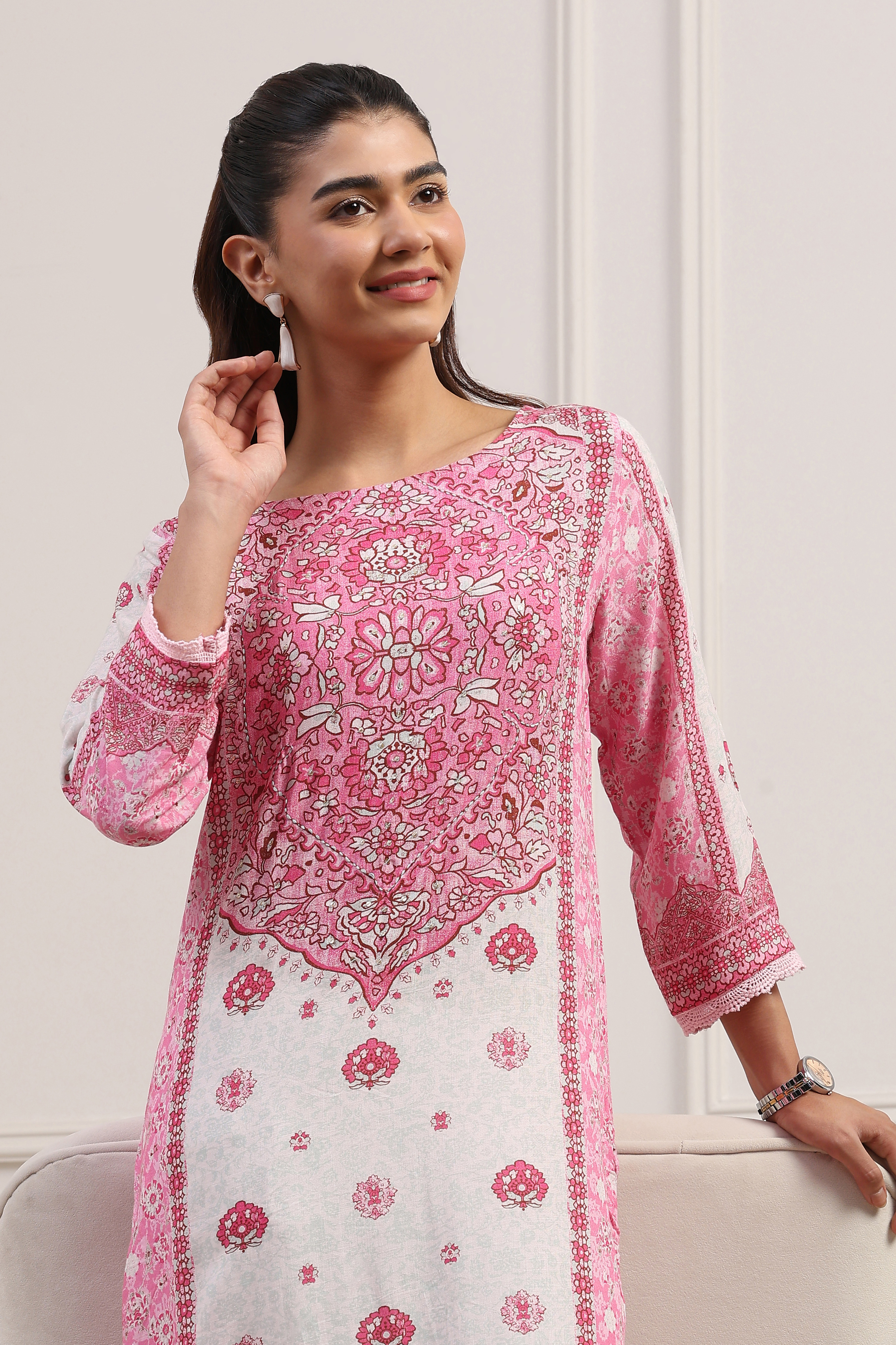 Pink Viscose Rayon Printed Straight Kurta image number 6