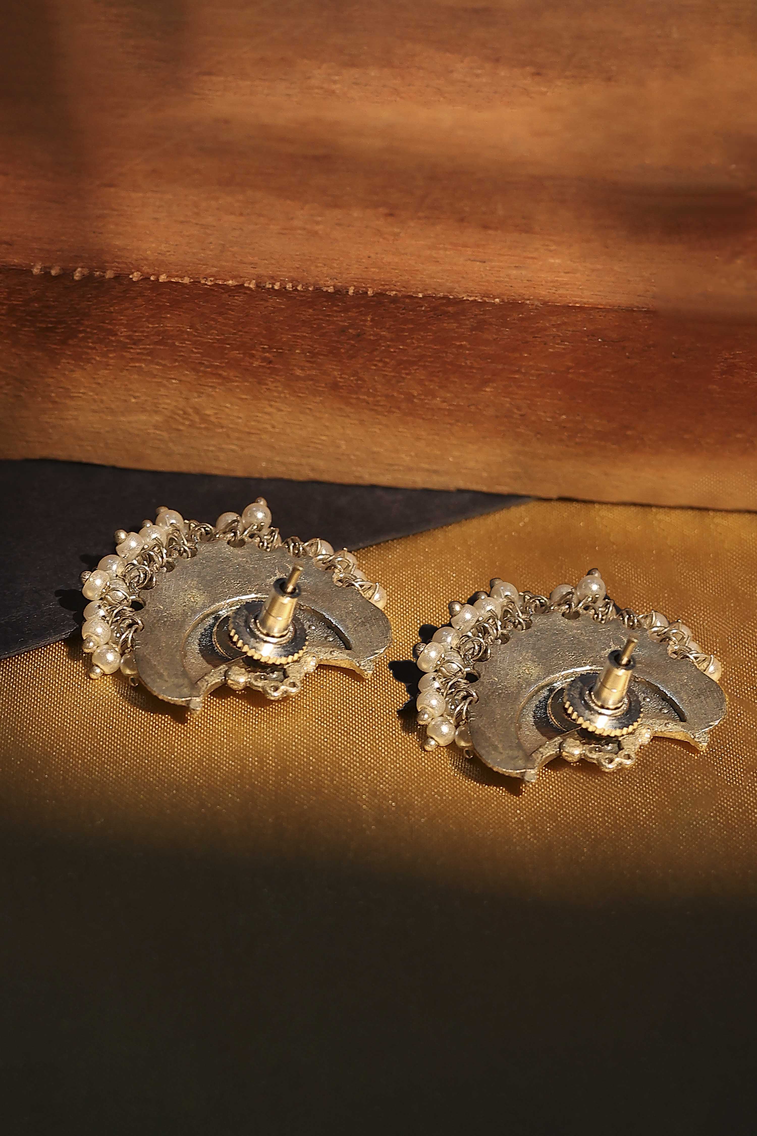 Dark Pink Brass Studs image number 2