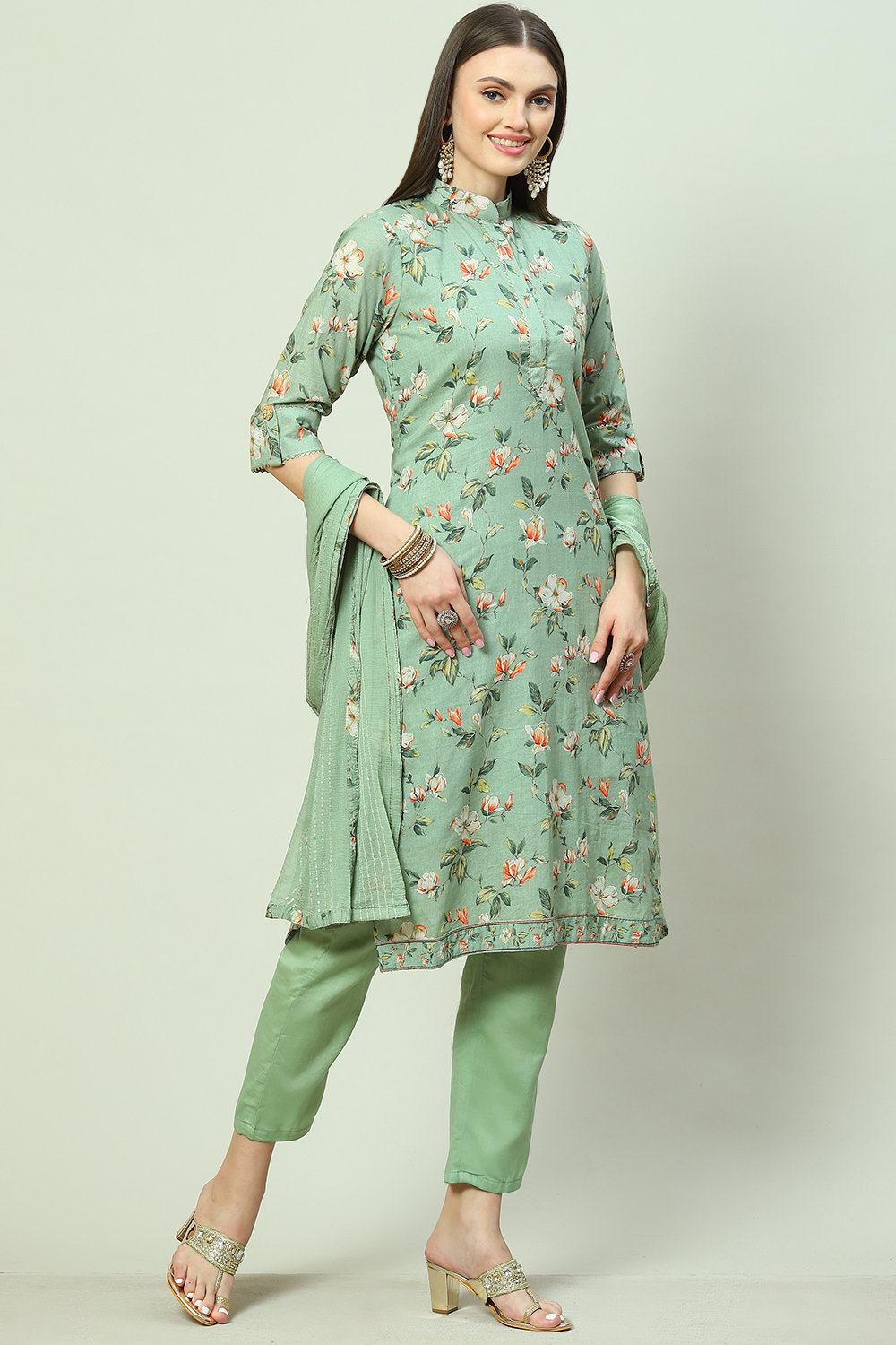 Green Crepe Unstitched Suit Set image number 0