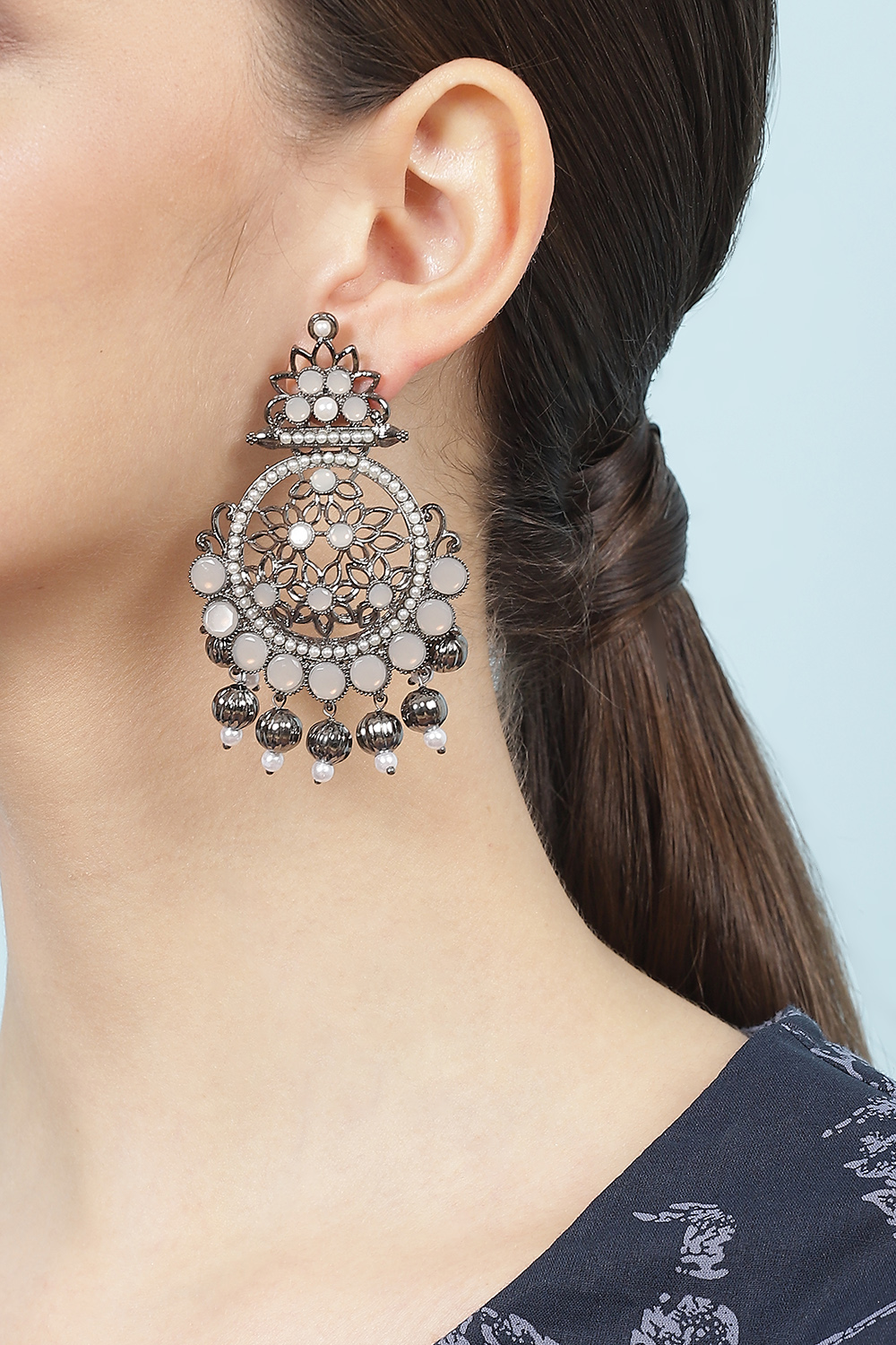 Oxidised Grey Alloy Earrings image number 1