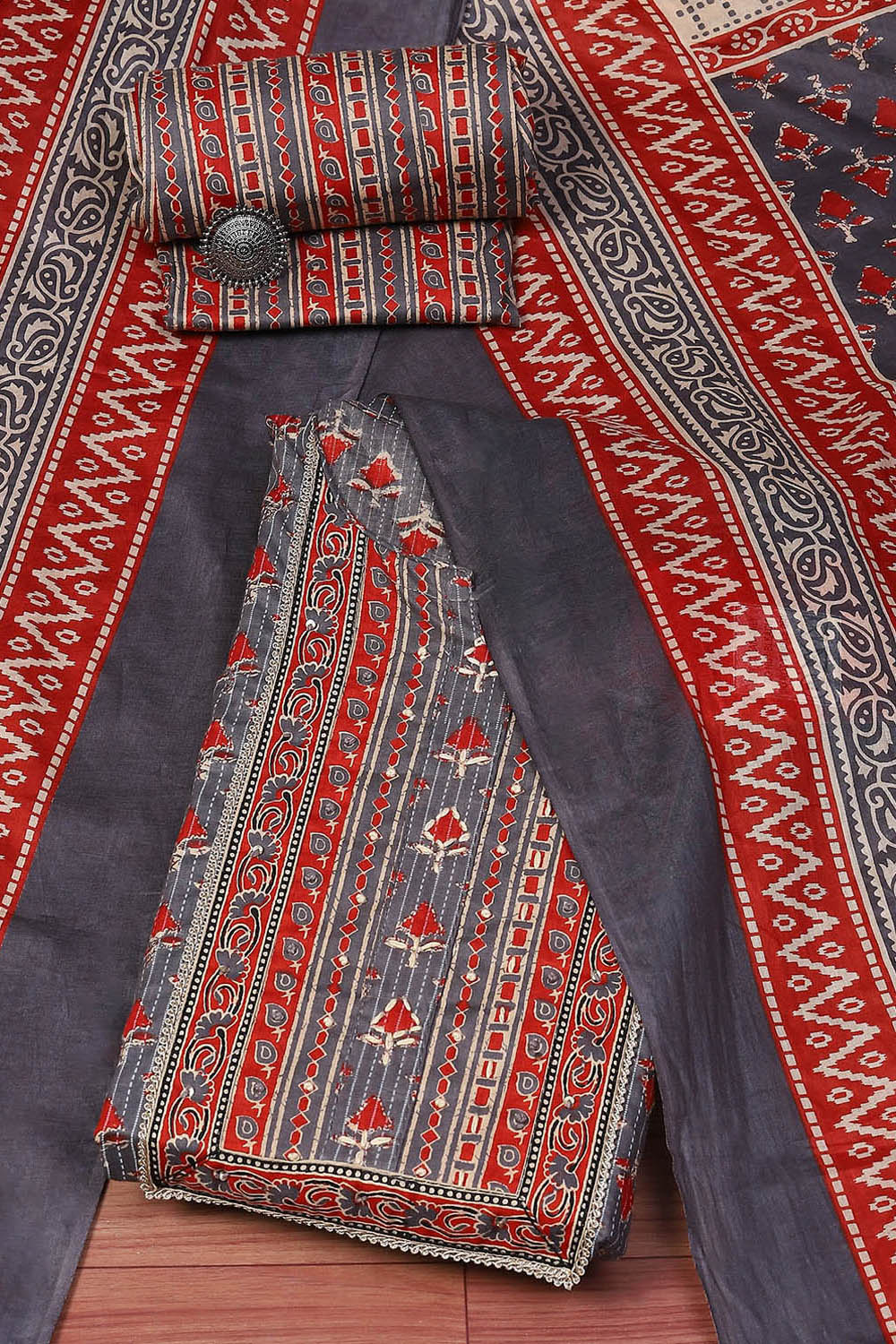 Green Cotton Unstitched Suit set image number 0