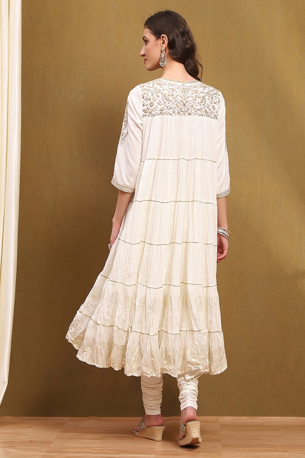 White Cotton Embroidered Tiered Anarkali Suit Set image number 4