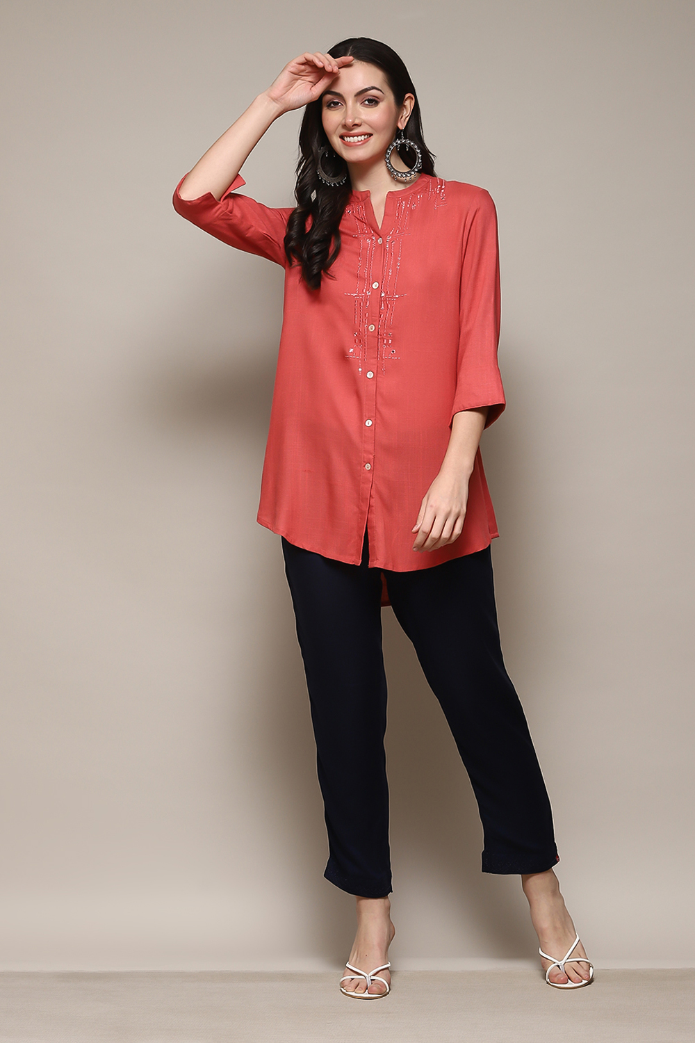 Maroon Viscose Slim Solid Pants image number 0