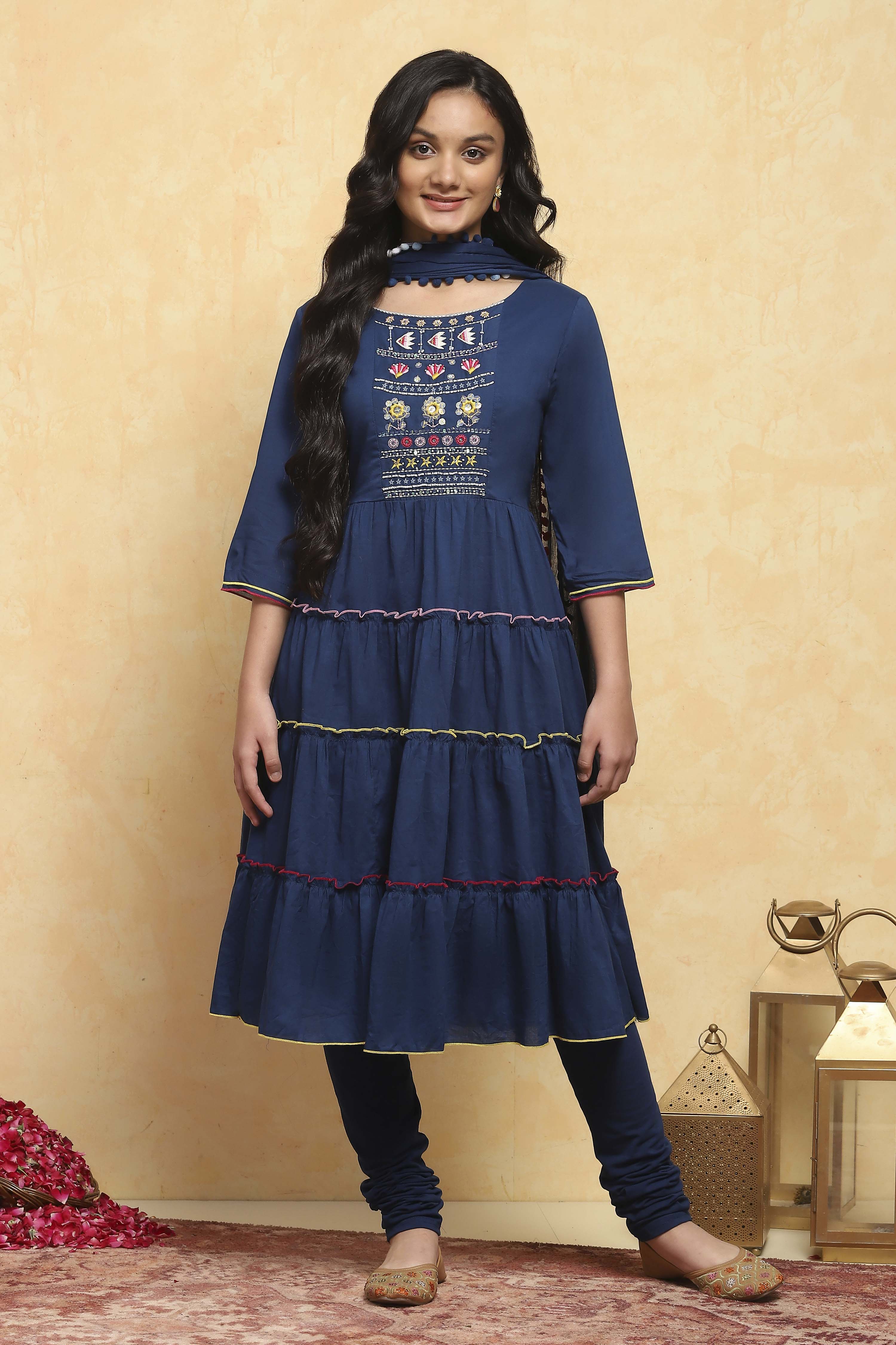 Green Cotton Tiered Solid Suit Set image number 6