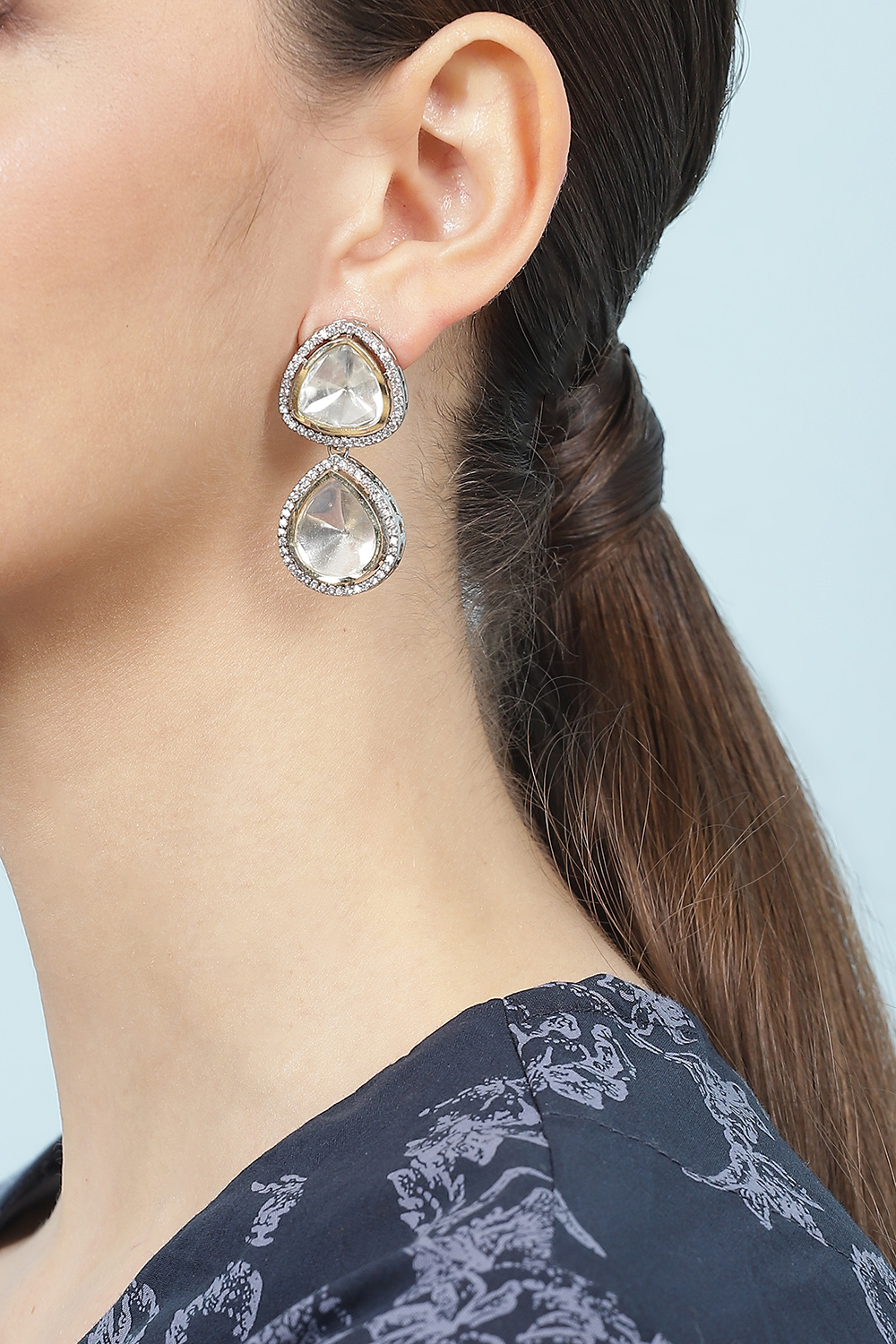 White Alloy Earrings image number 1