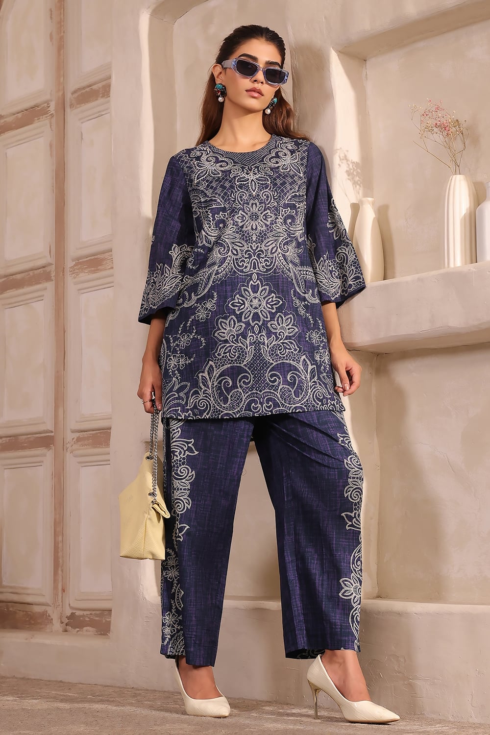 Blue Cotton floral Printed Straight Kurta Set image number 6