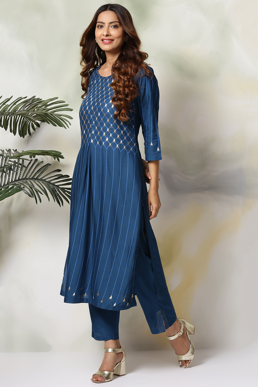 Fuchsia Rayon Straight Kurta Pants Set image number 3