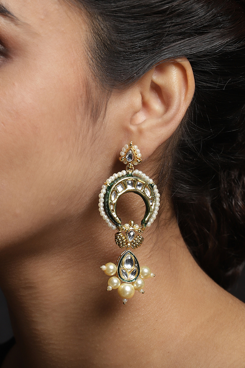 Green Kundan Pearl Earrings image number 3