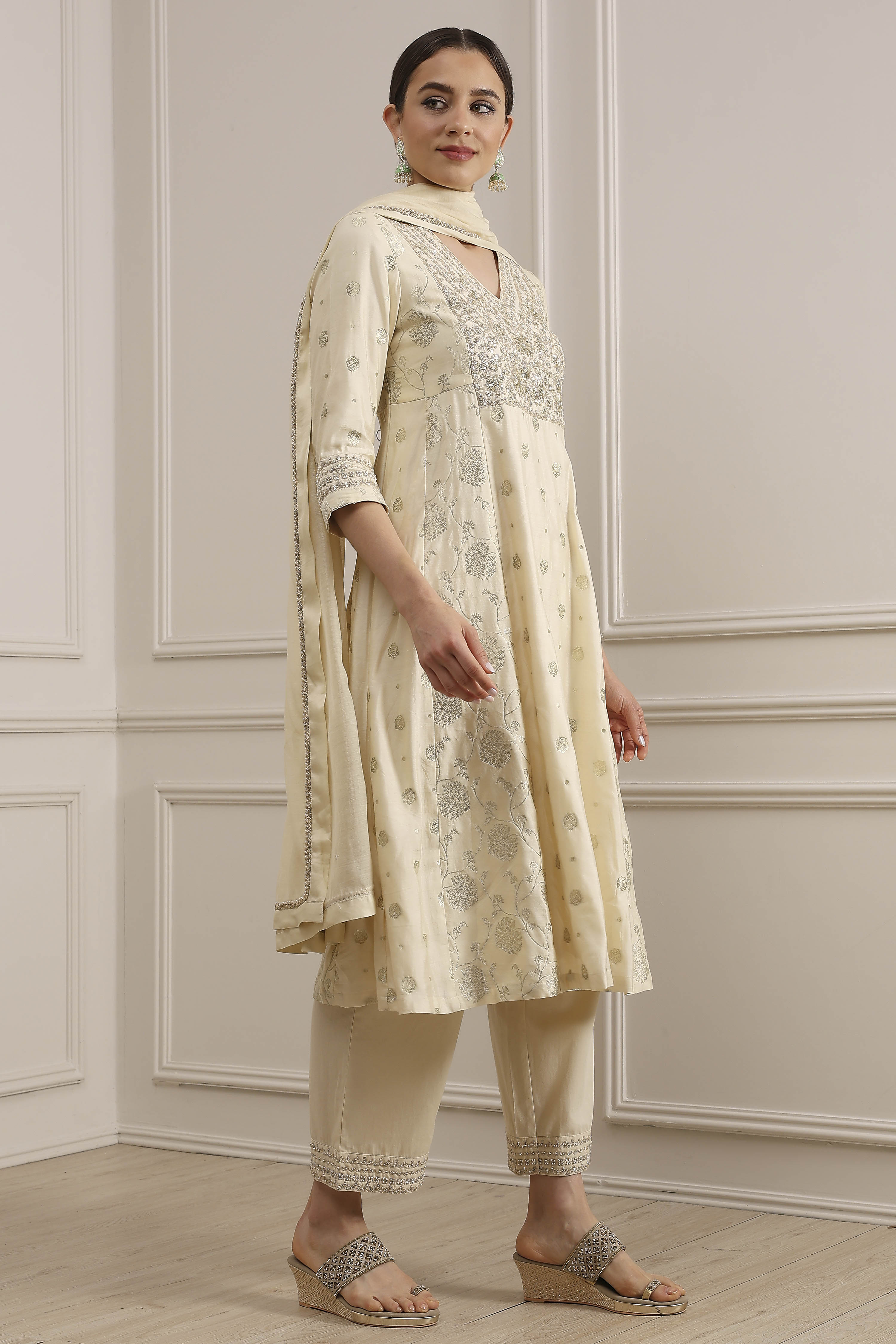 Natural White Silk Straight Yarndyed Suit Set image number 5