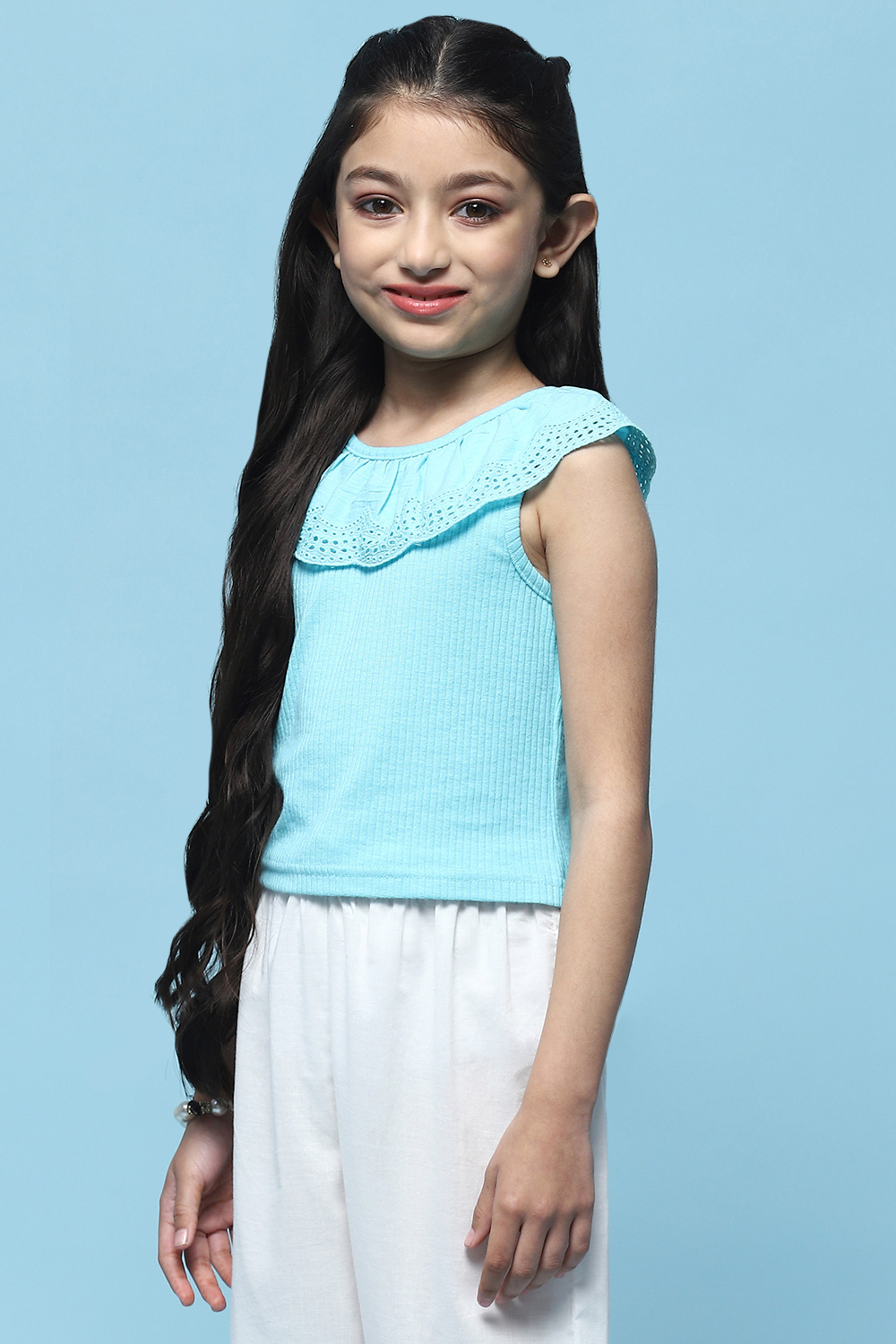 Pink Sleeveless Top With Schiffli Lace Detail image number 2