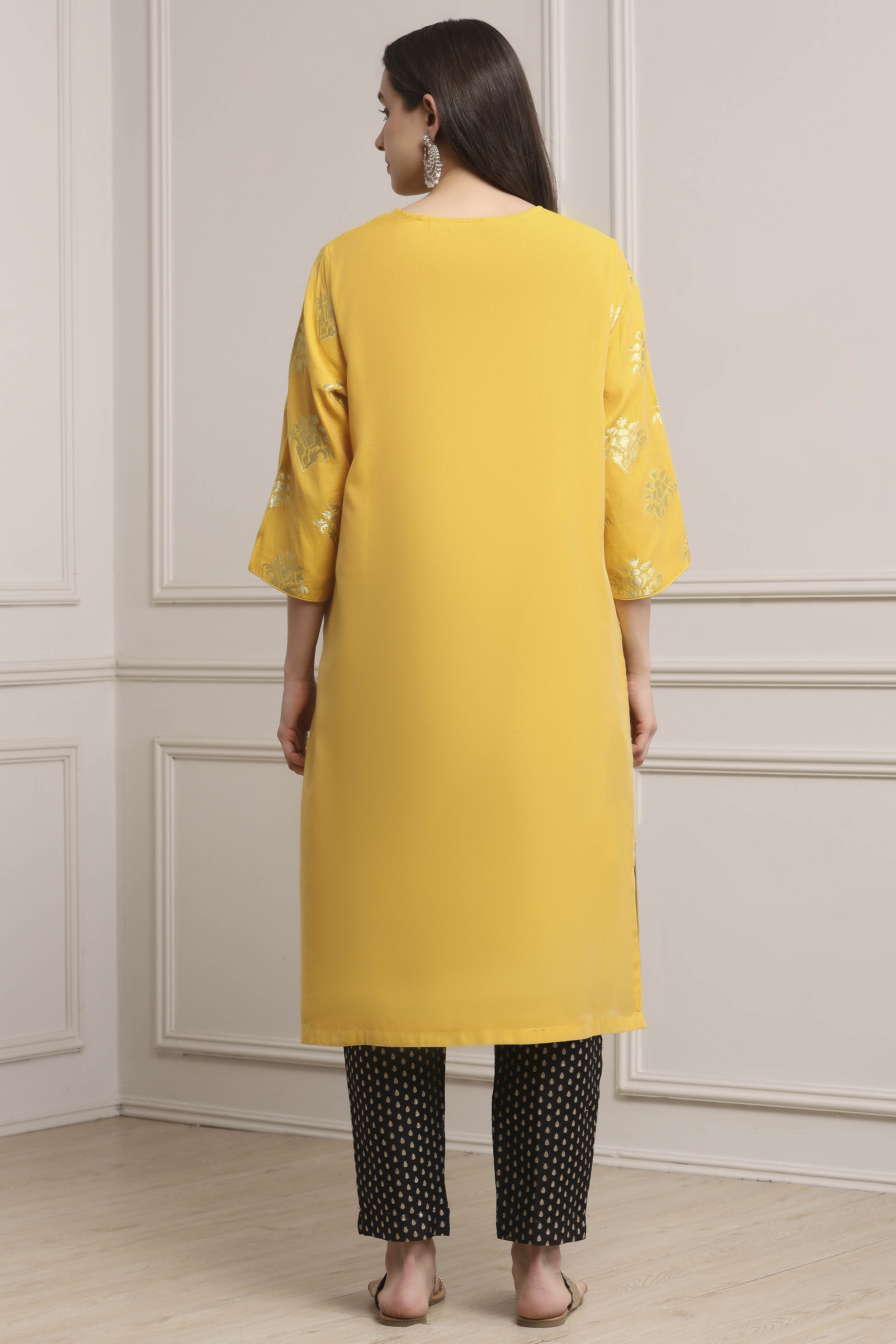 Yellow Poly Cotton Straight Kurta Pants Set image number 4