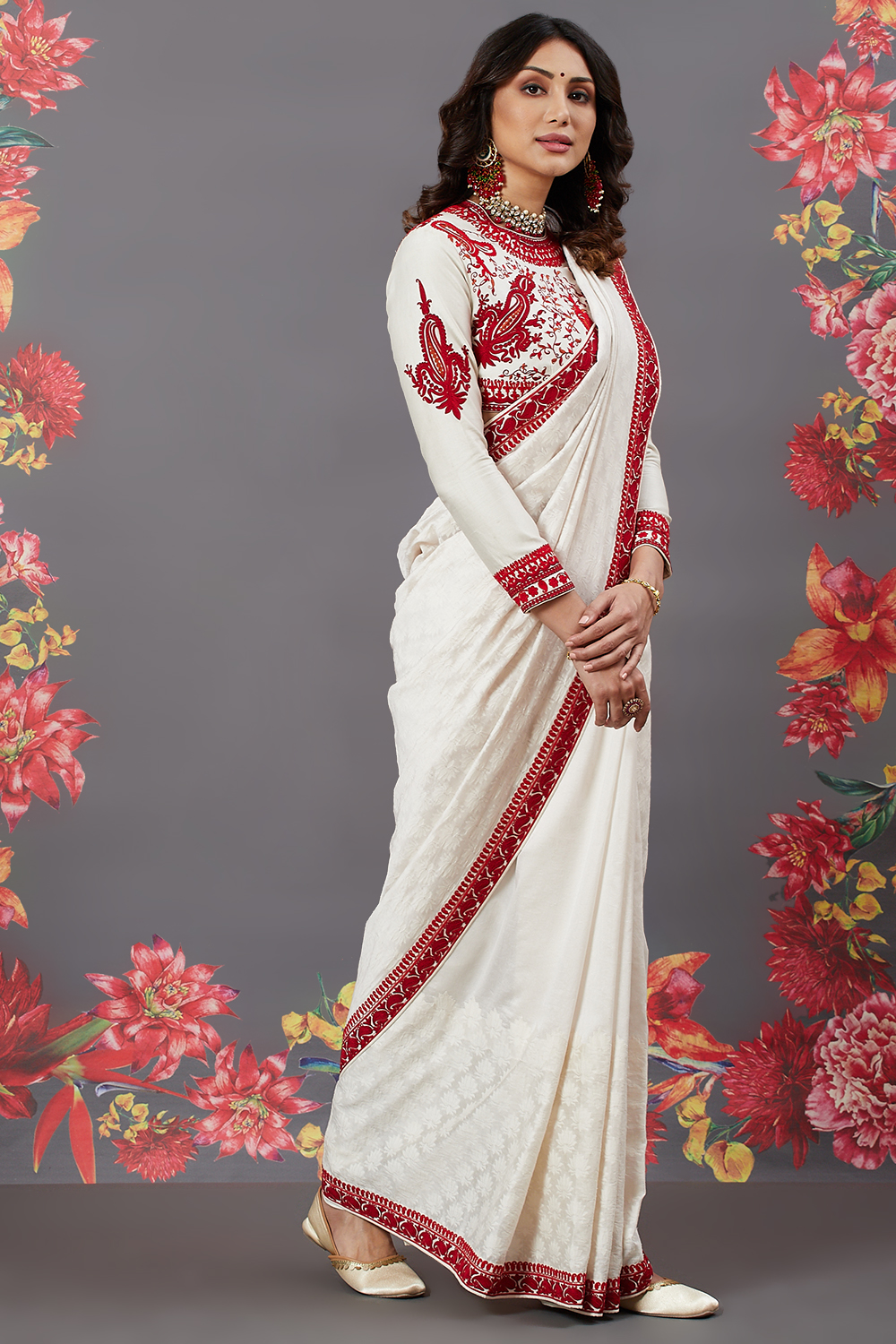 Off White Chanderi Silk Solid Saree With Blouse image number 3
