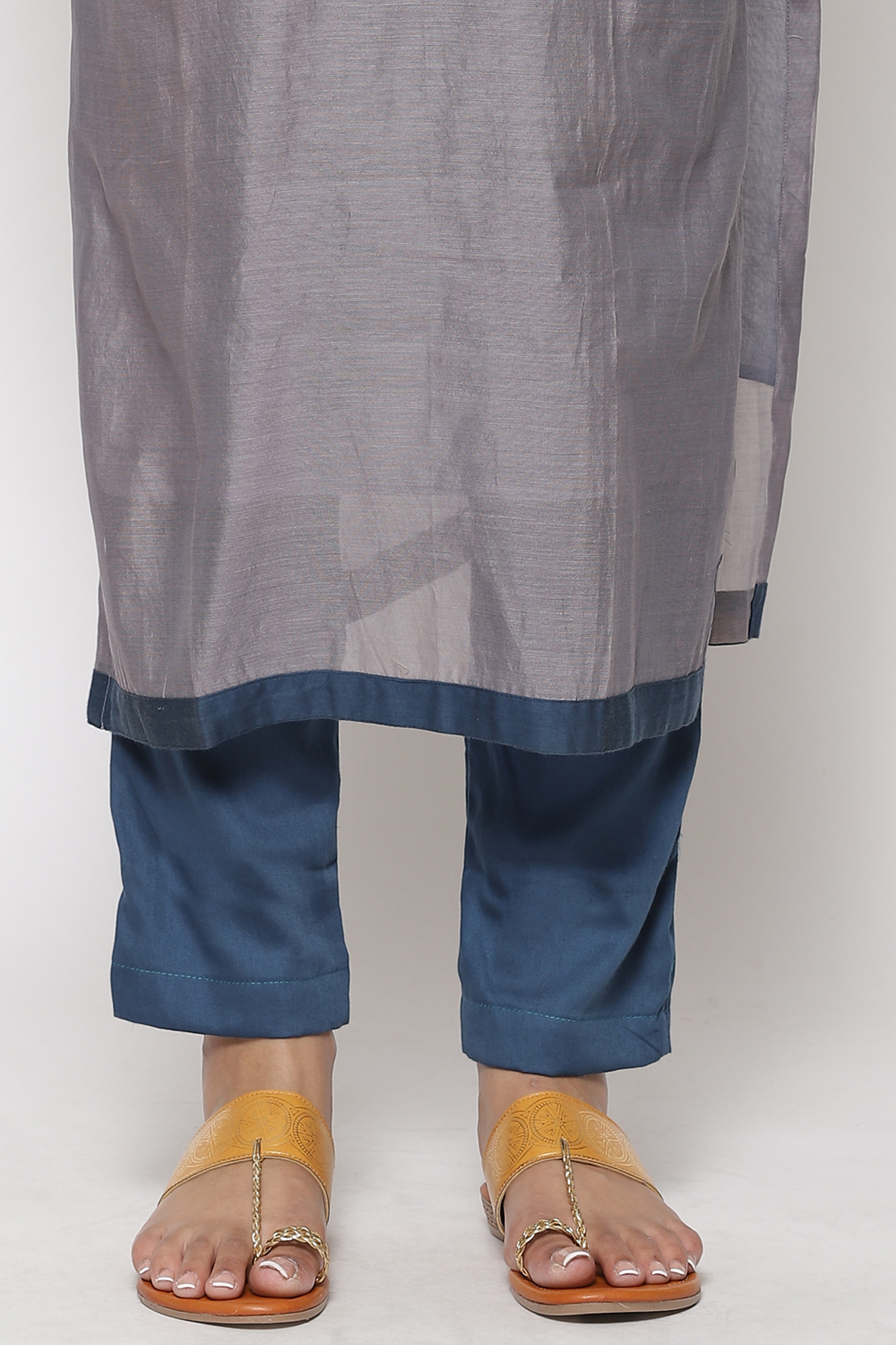 Blue Silk Unstitched Suit Set image number 4