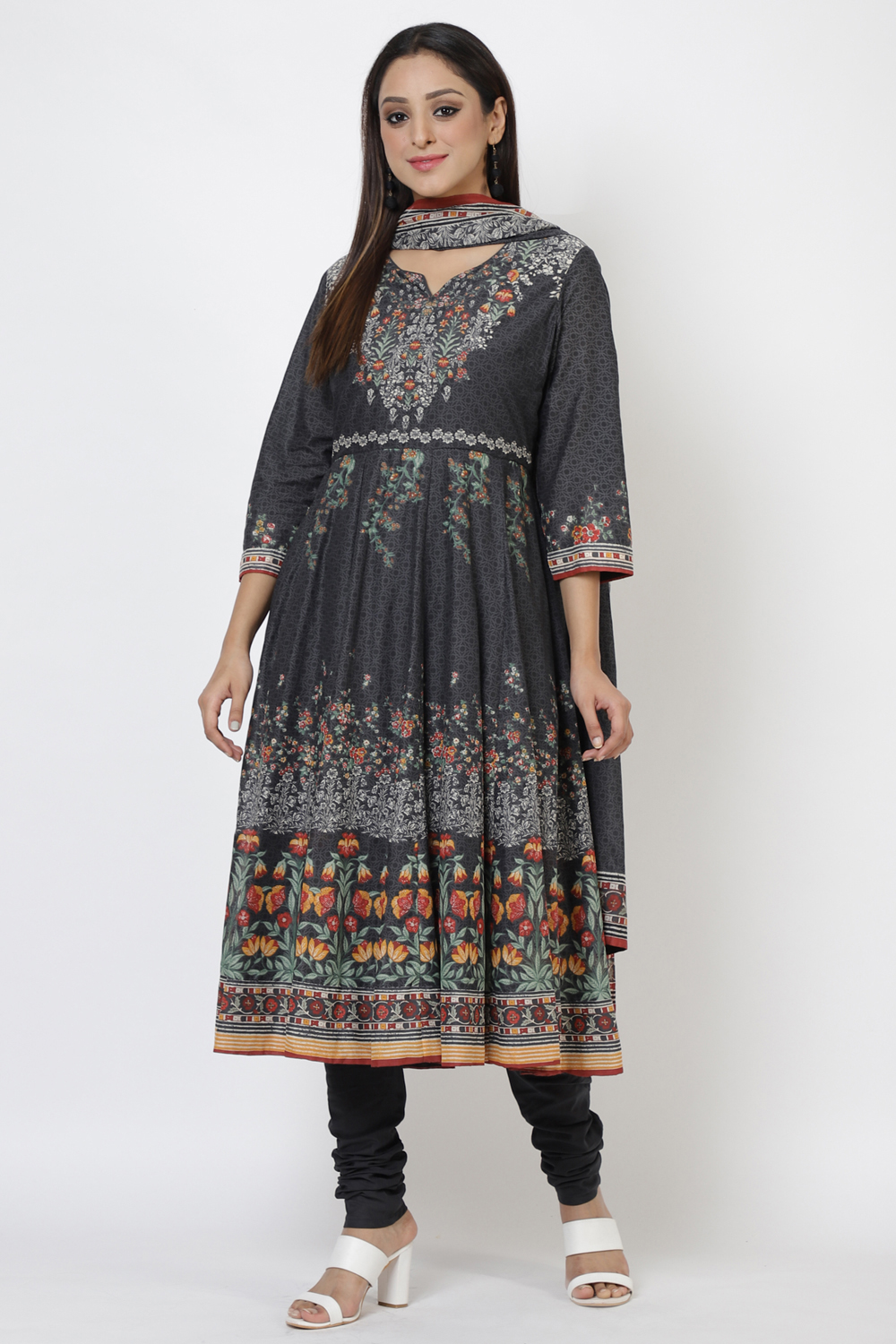 Red Cotton Anarkali Kurta Churidar Suit Set image number 4