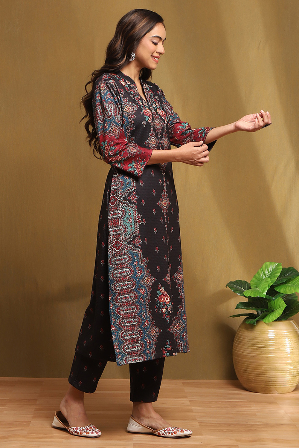 Black Printed Straight Winter wear Kurta Set image number 5