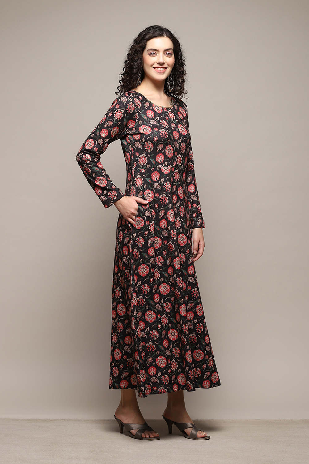 Black Knitted A-Line Printed Dress image number 4