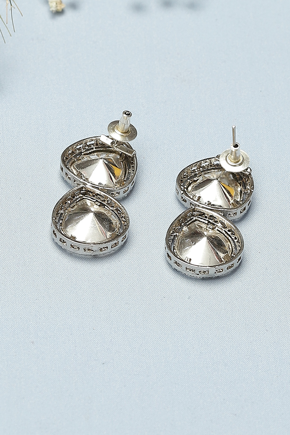 White Alloy Earrings image number 2