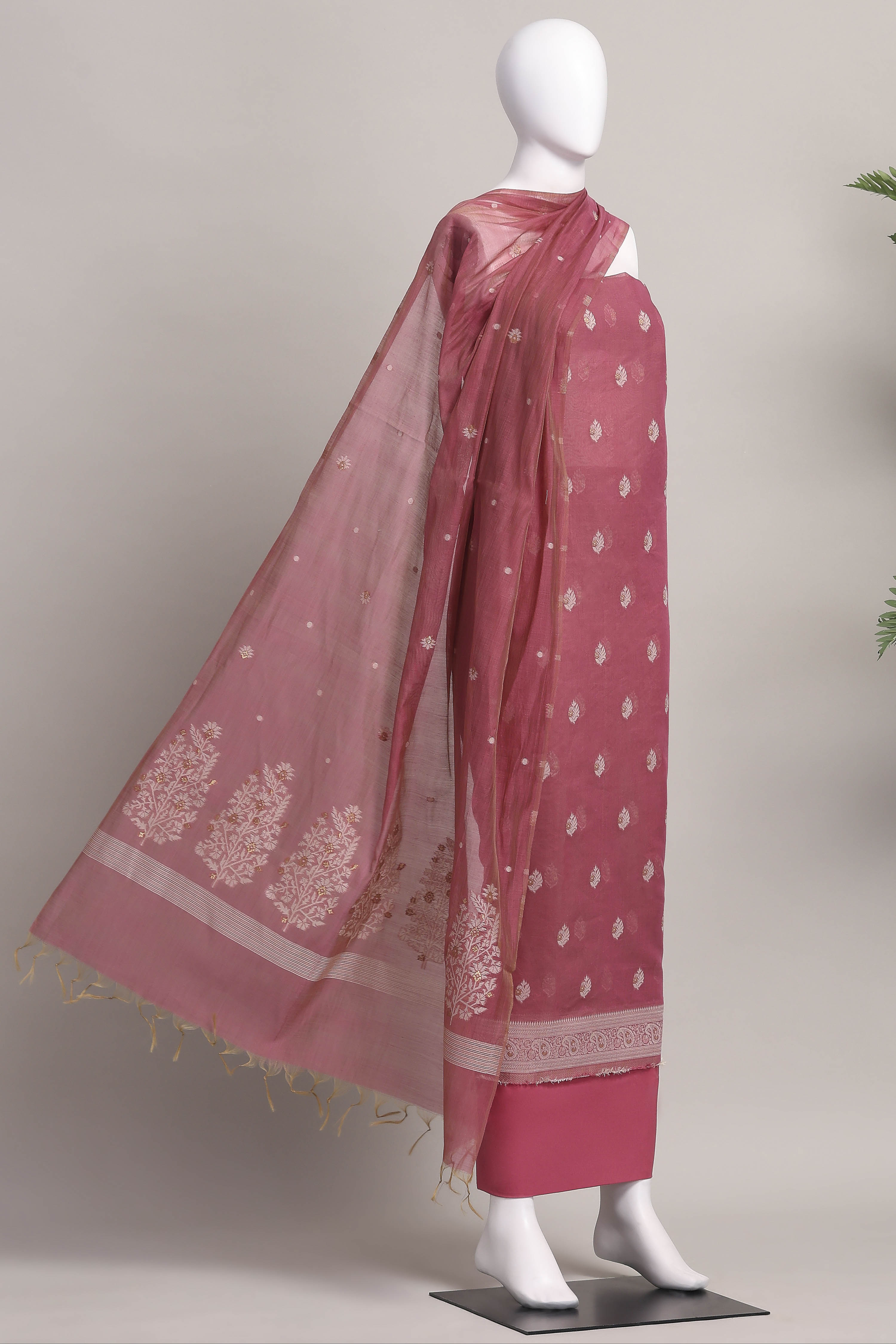 Pink Cotton Jamdani Unstitched Suit Set image number 4