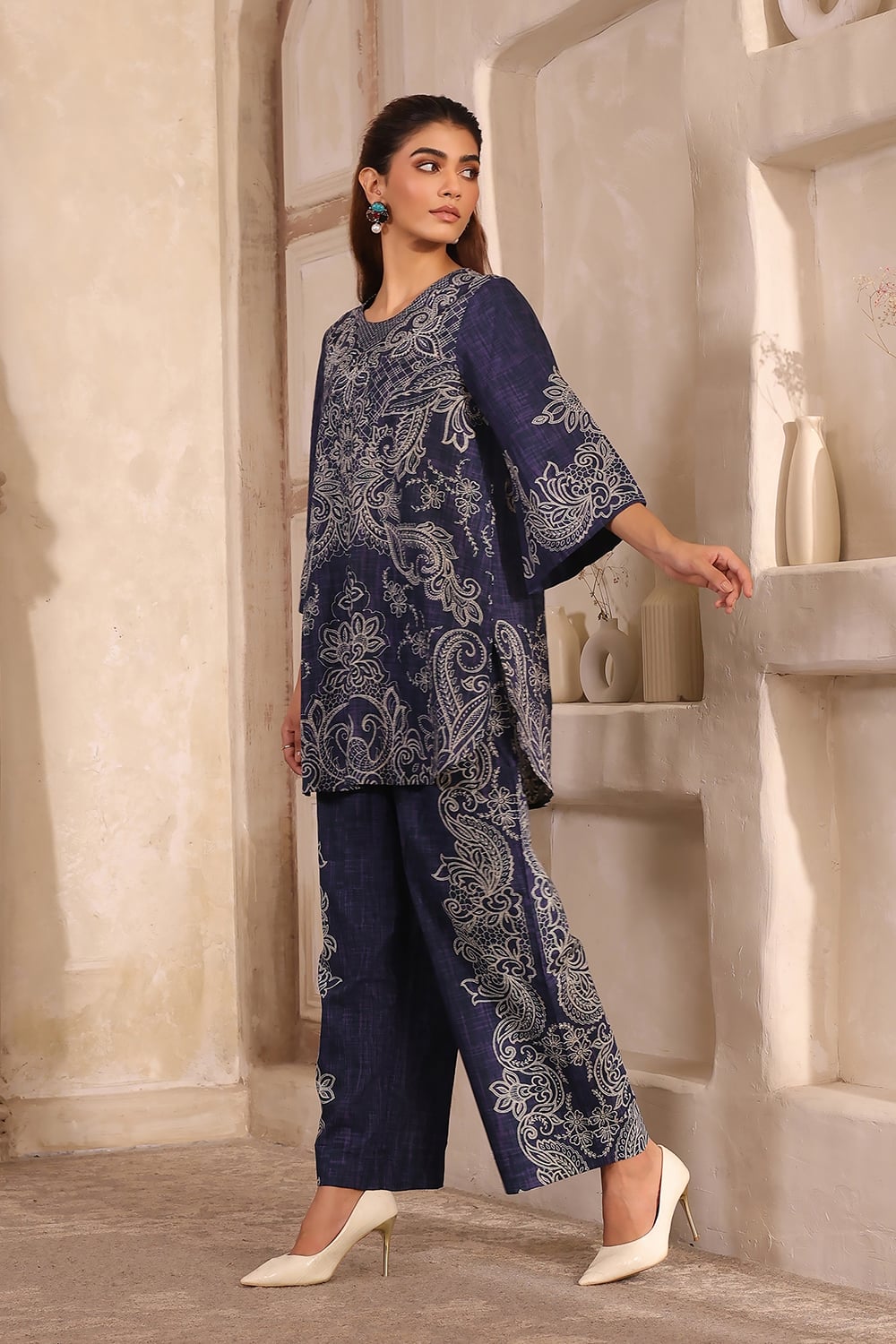 Blue Cotton floral Printed Straight Kurta Set image number 3