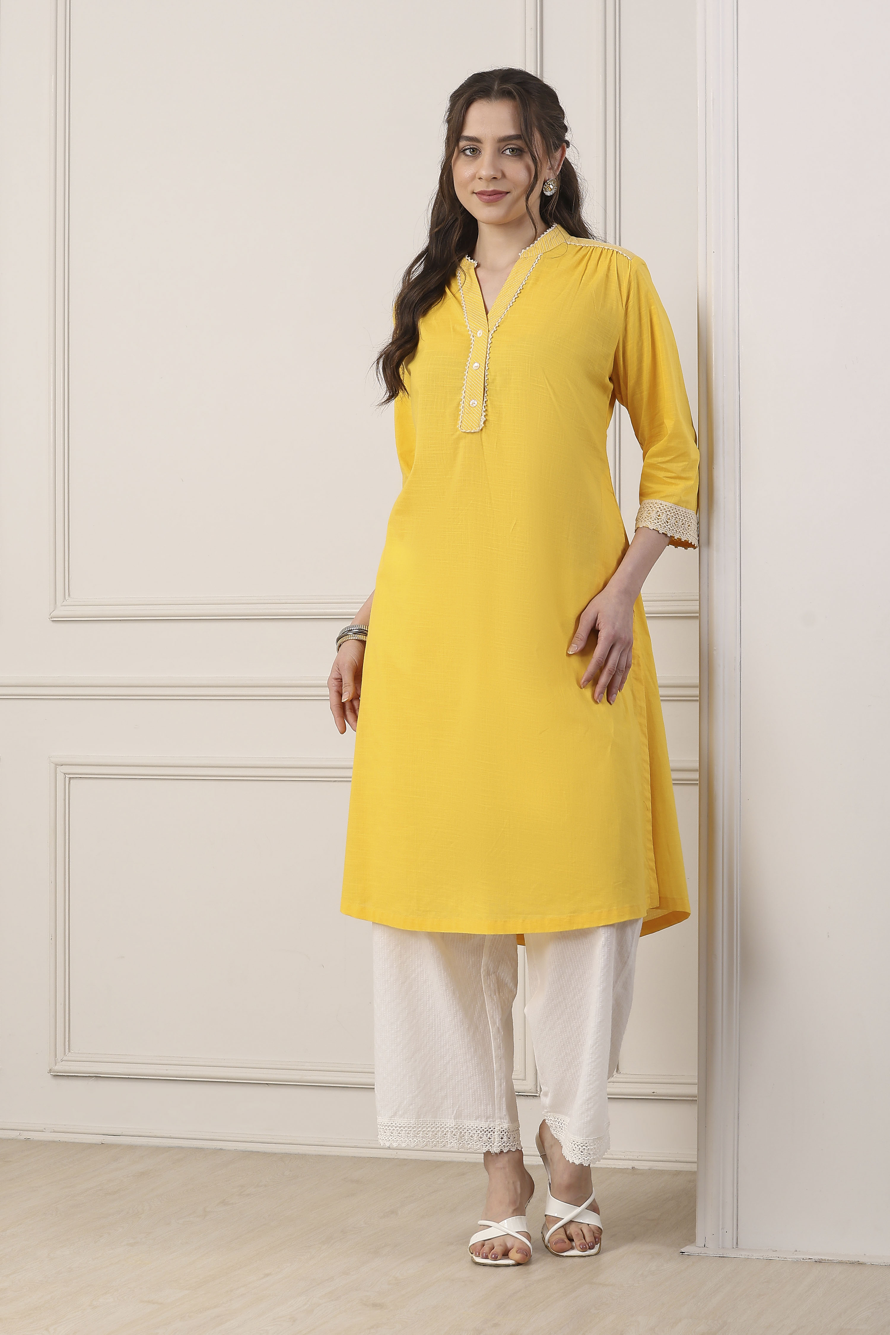 Yellow Cotton Solid Straight Kurta image number 0