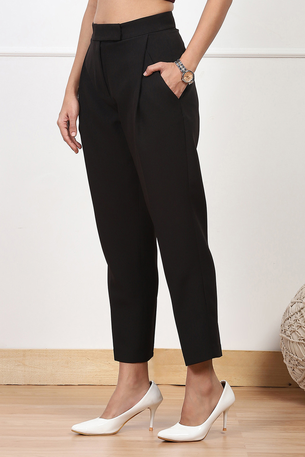 Black Solid Tapered Fit Pants image number 2