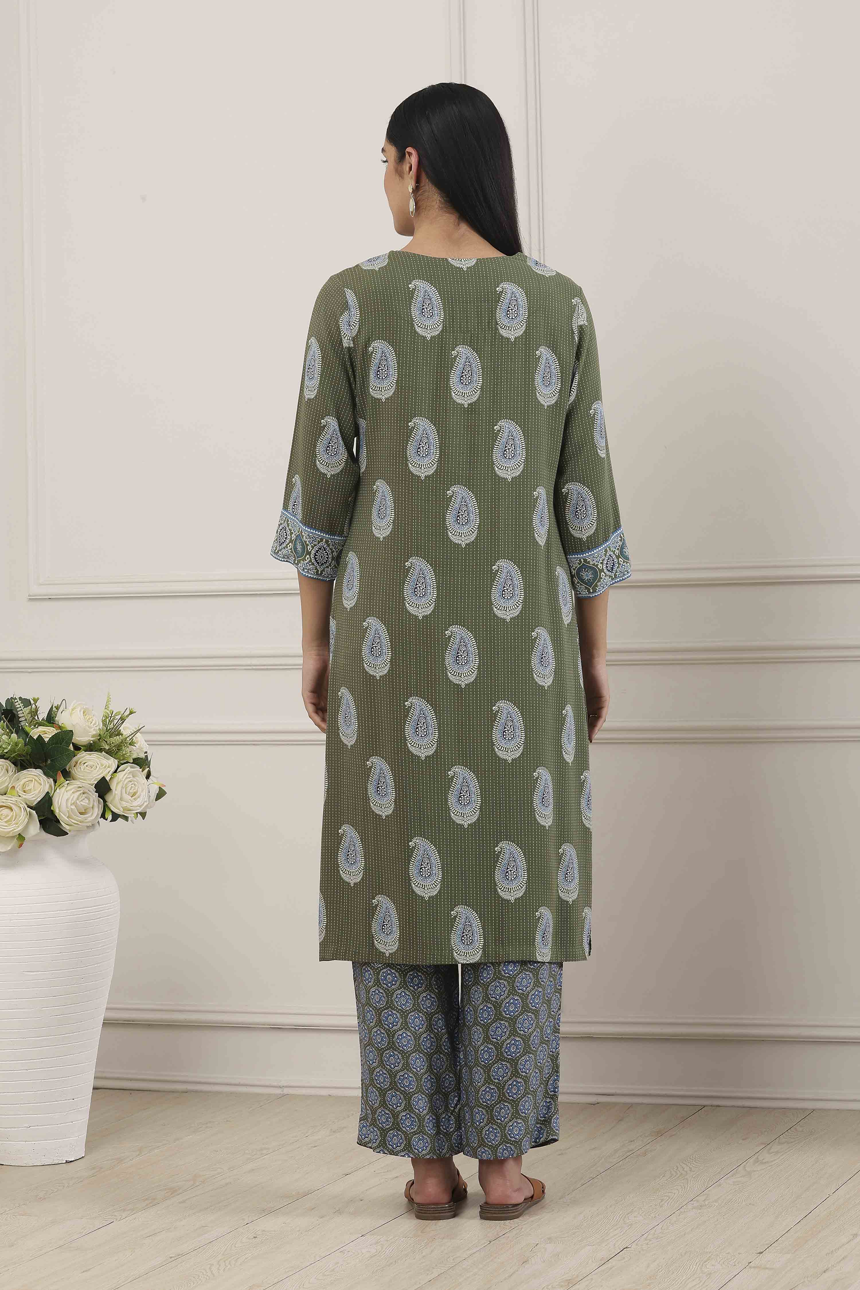 Green Paisley Printed Straight Suit Set image number 4