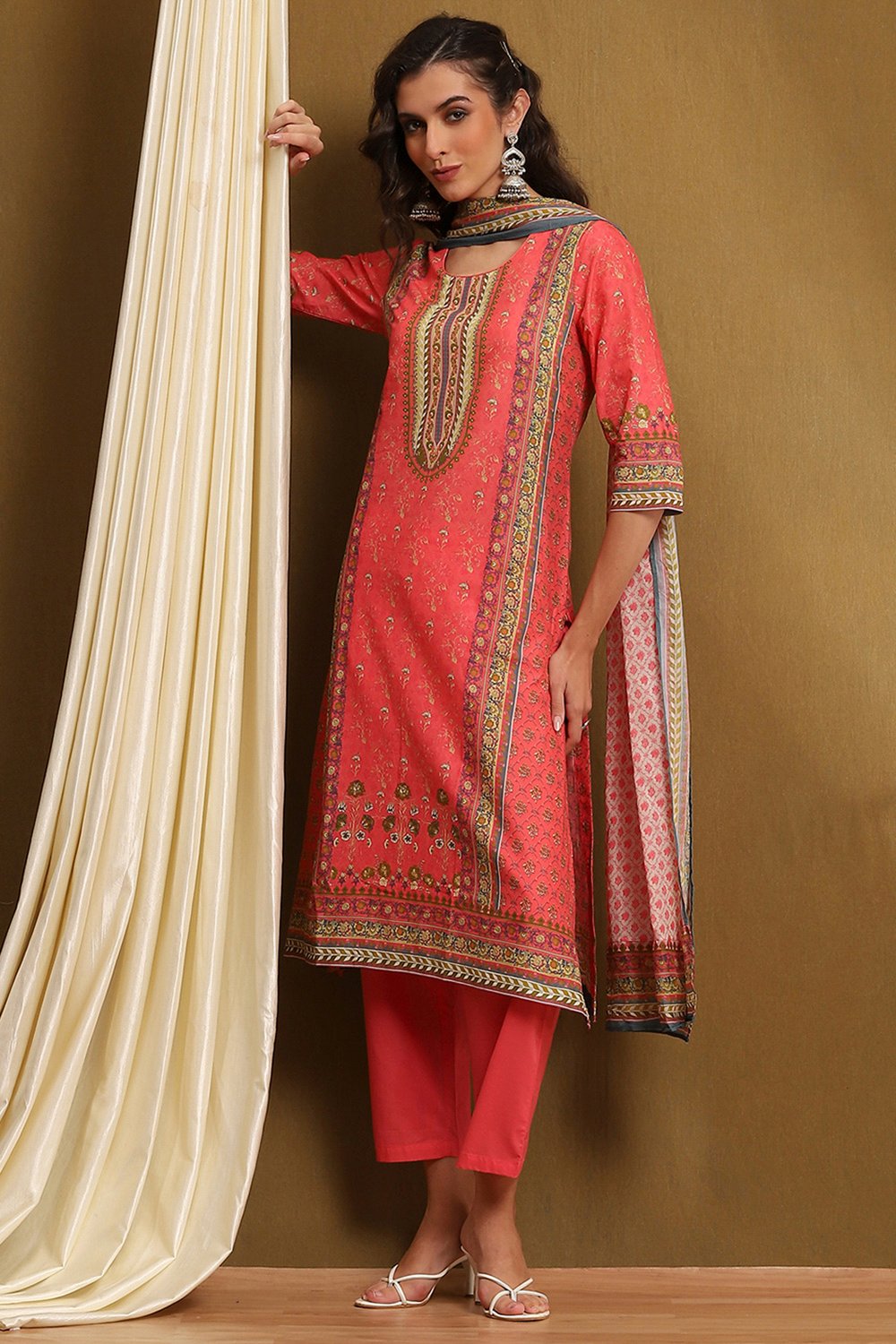 Moss Green Cotton Floral Printed Straight Suit Set image number 8