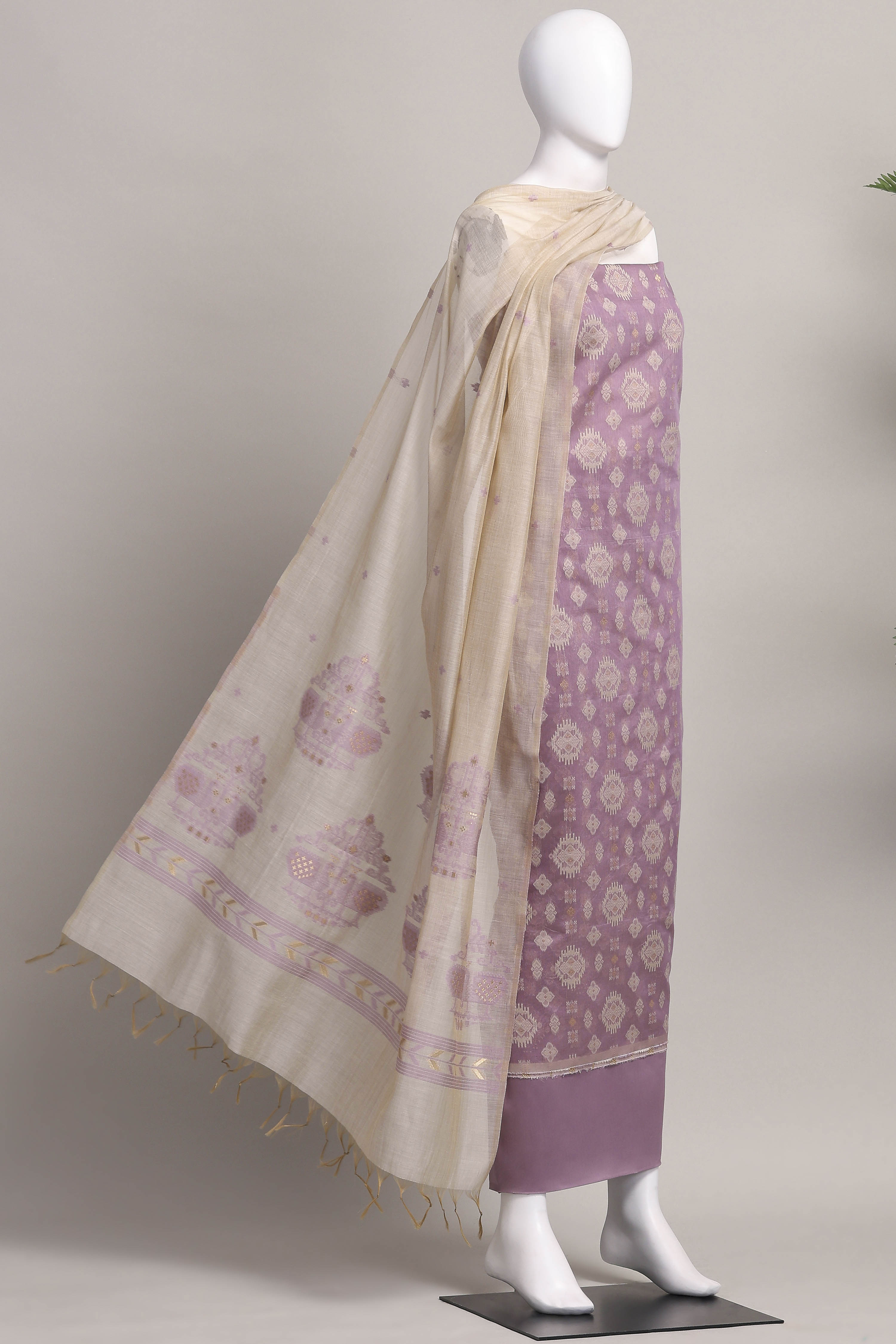 Green Cotton Jamdani Unstitched Suit Set image number 4