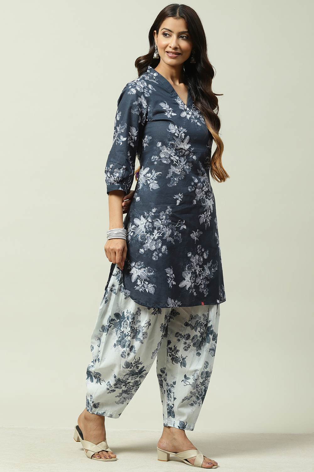 Red Cotton Straight Kurta Set image number 5