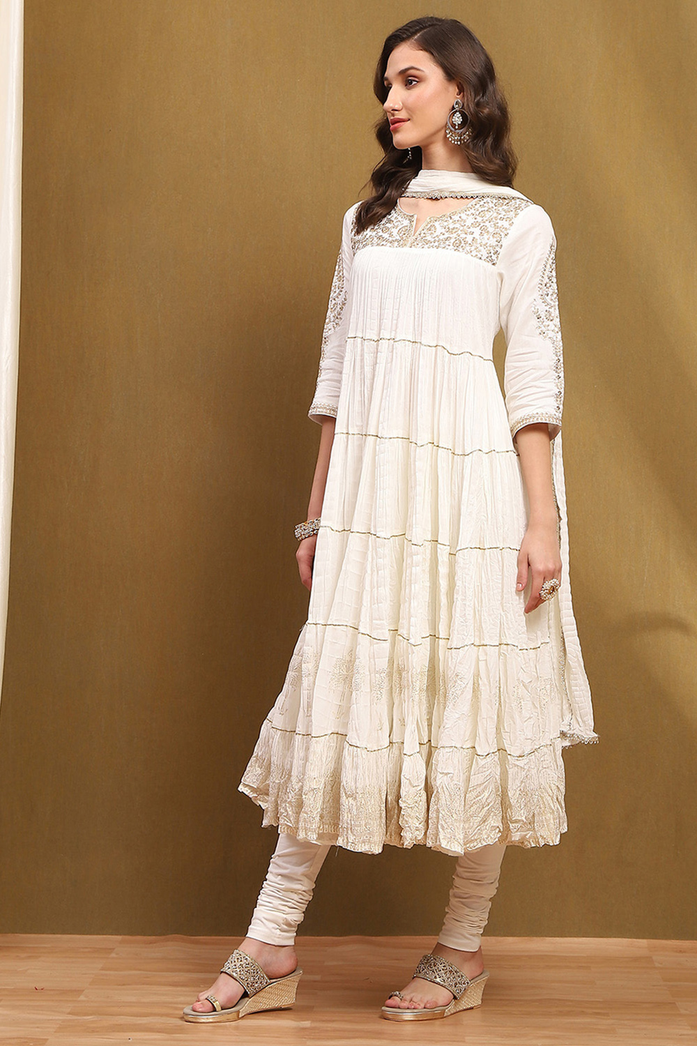 White Cotton Embroidered Tiered Anarkali Suit Set image number 3