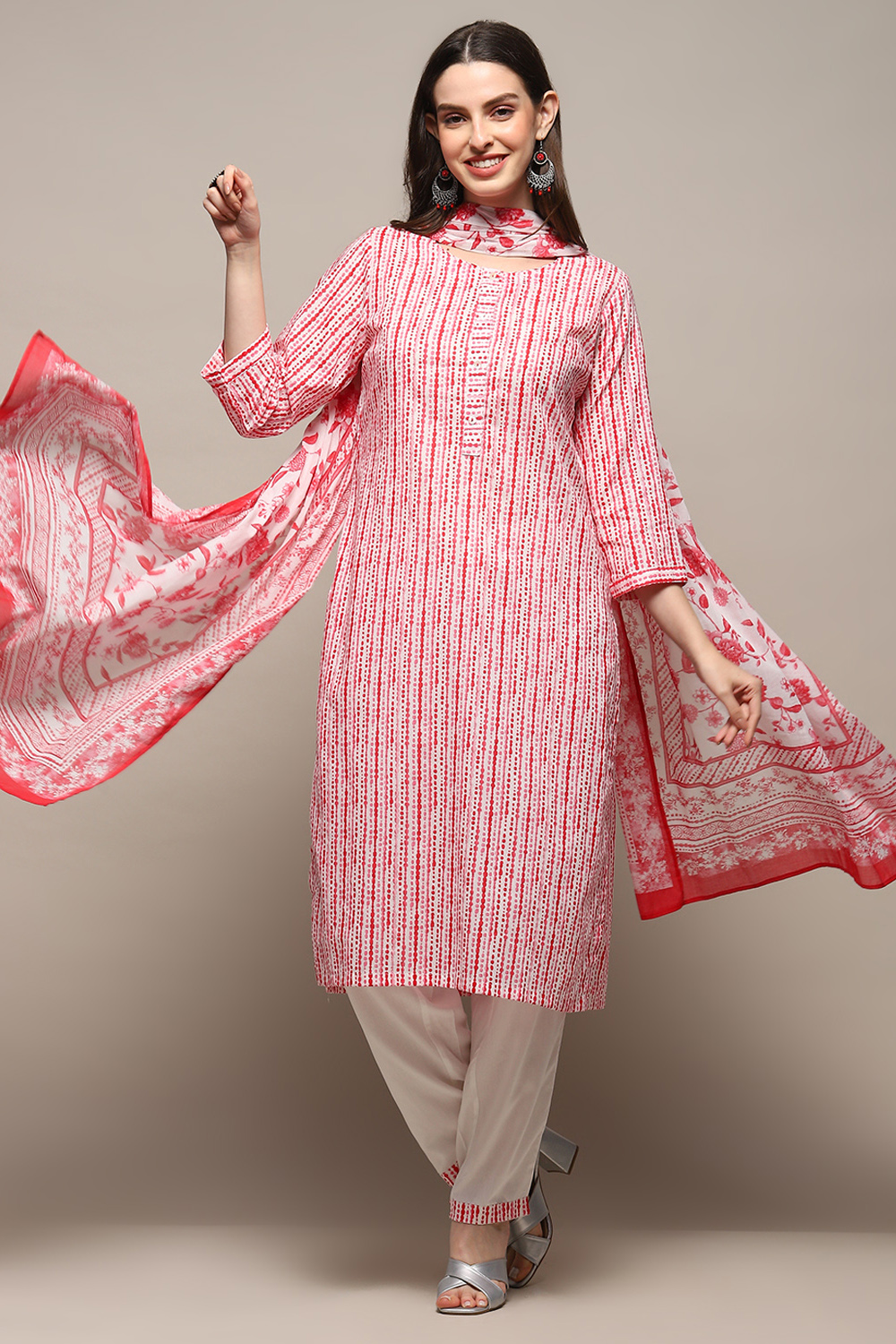 White Red Cotton Straight Suit Set image number 0