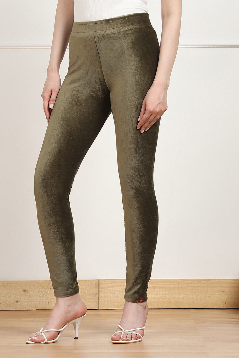 Burgundy Cotton Solid Jeggings image number 2